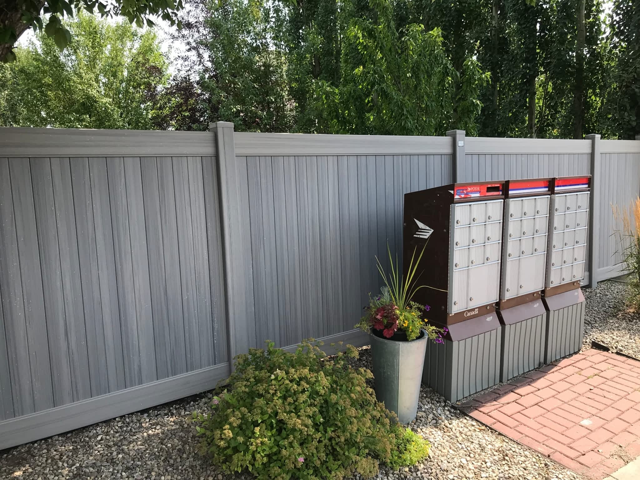 photo Decked Out Vinyl Fencing