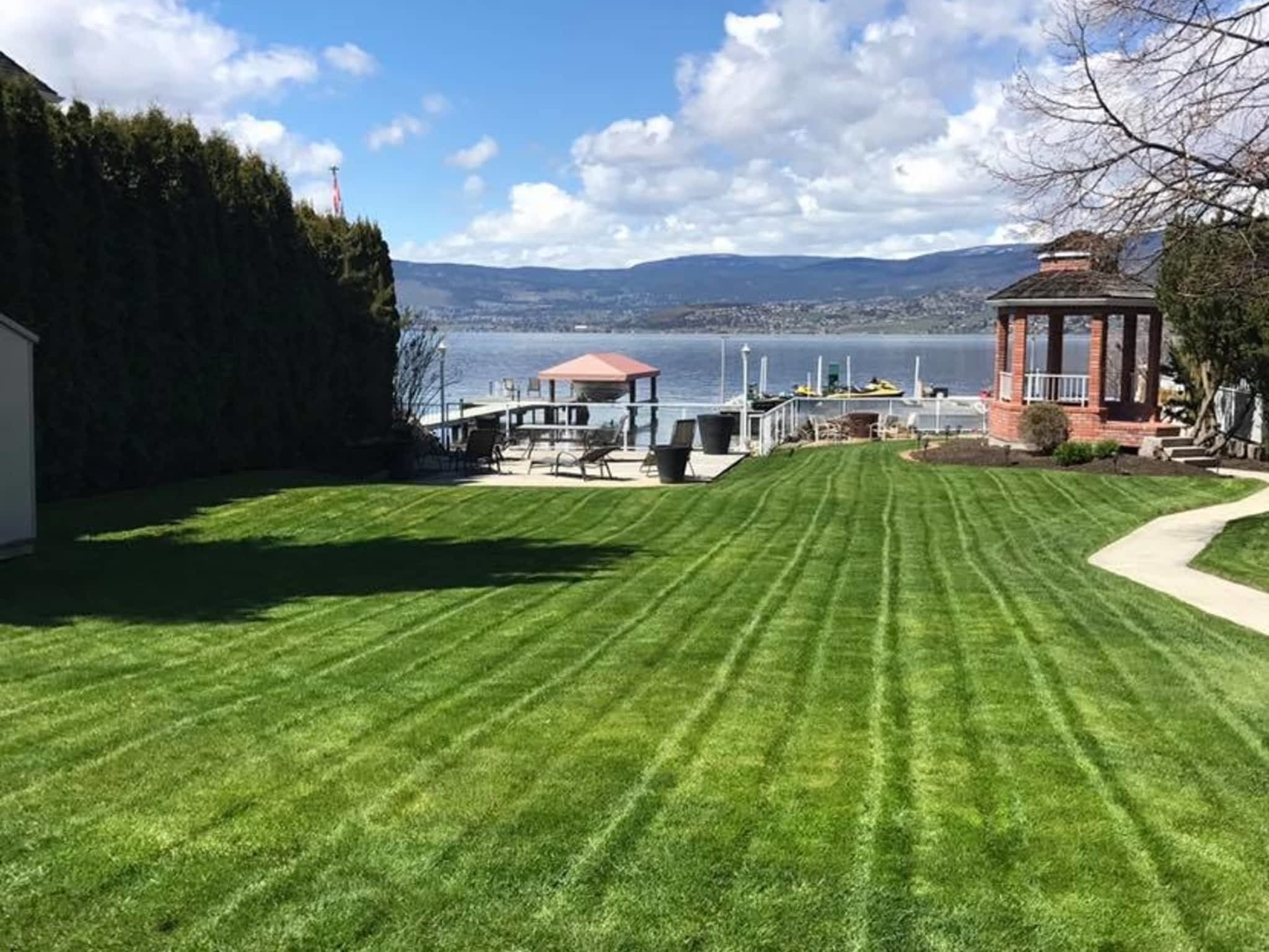 photo TLC Total Lawn Care