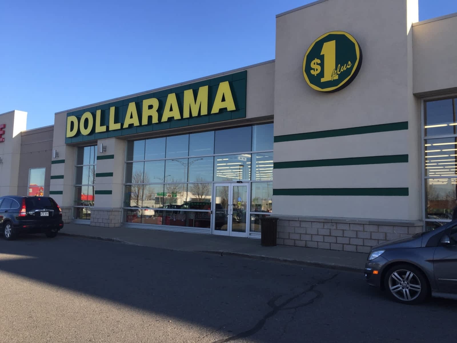 Dollarama 1062 aut Chomedey (A13) O, Laval, QC