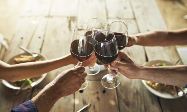Mangez comme des rois dans ces bars à vins de Montréal