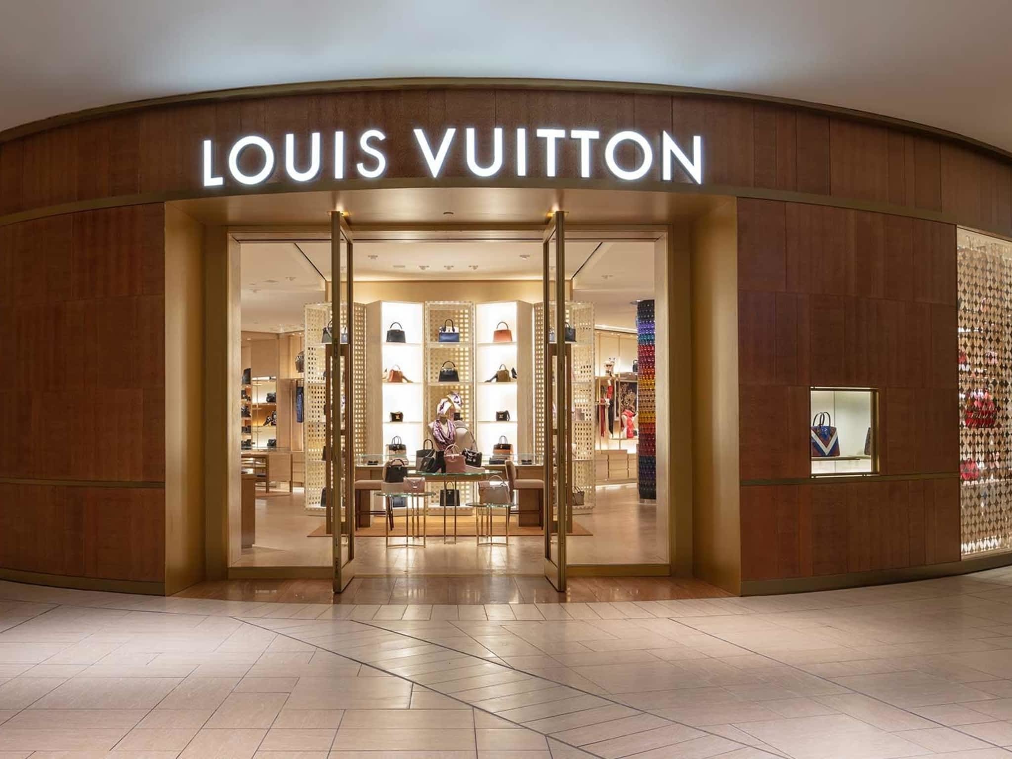 photo Louis Vuitton Calgary Chinook Centre