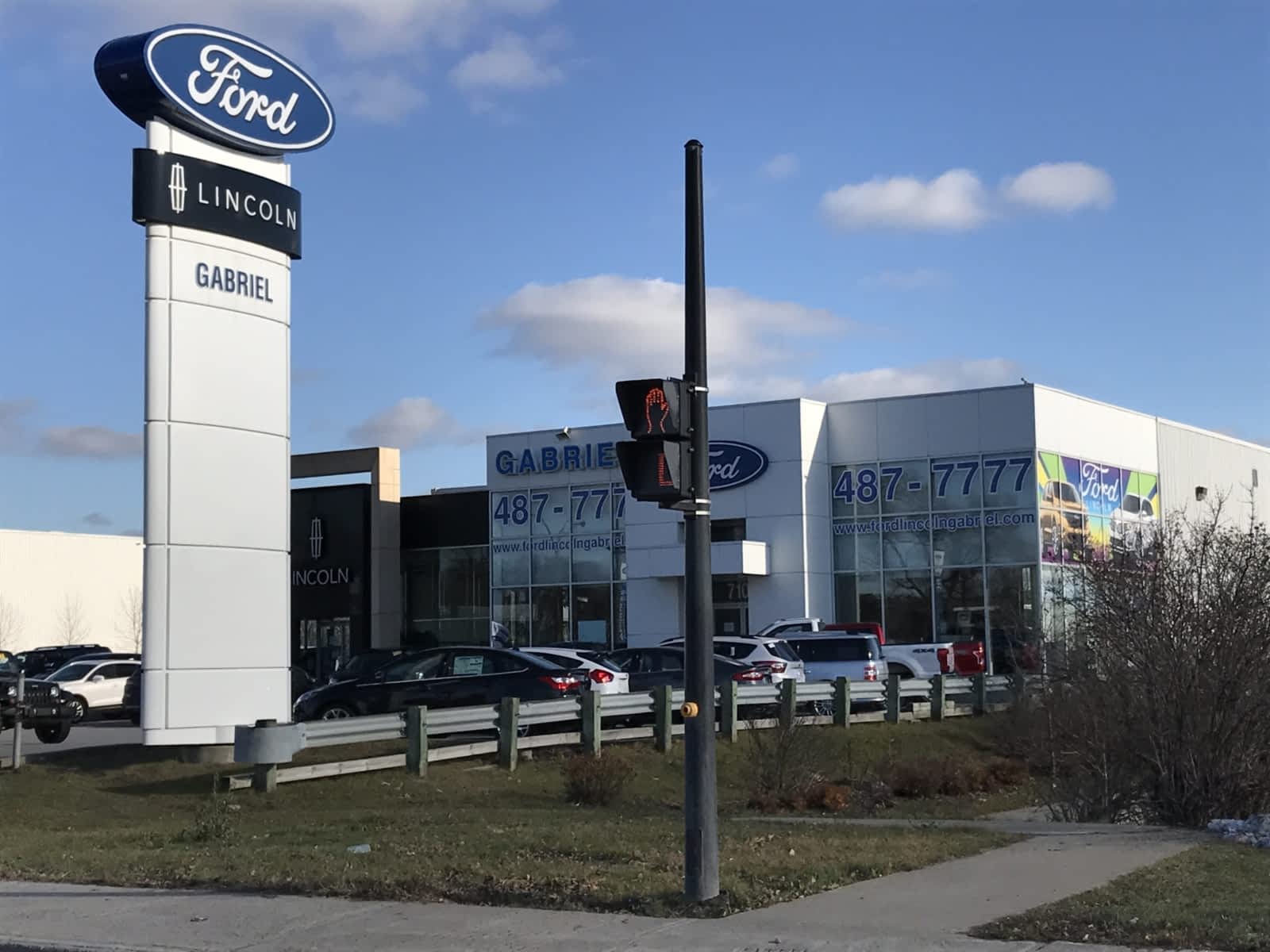 Lincoln Gabriel Opening Hours 7100 Rue SaintJacques, Montréal, QC