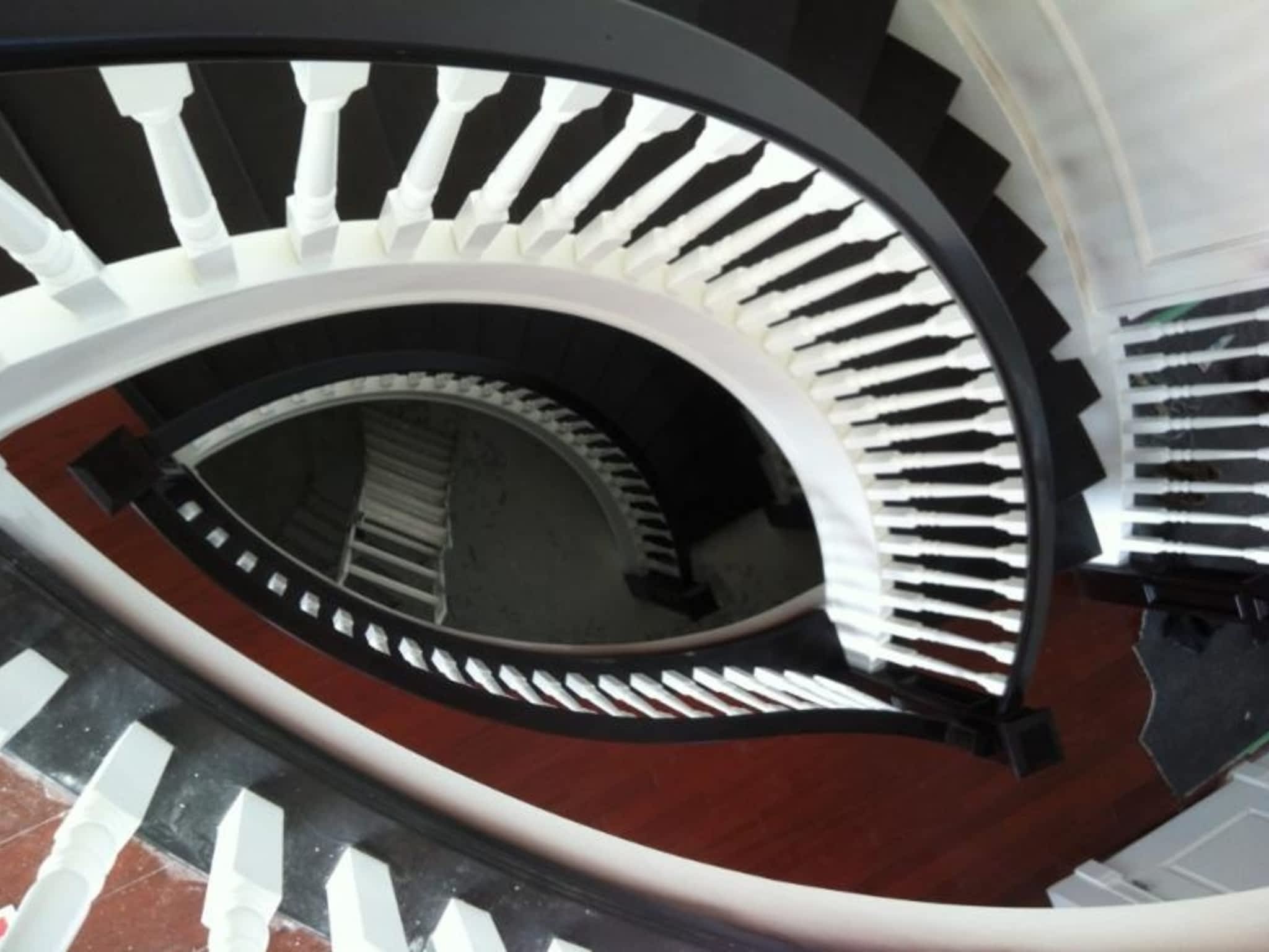photo Johnny 5 Custom Millwork