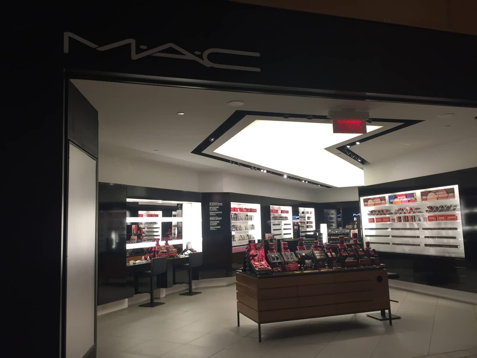 MAC Cosmetics Opening Hours 6801 Transcanada Highway, Pointe Claire, QC