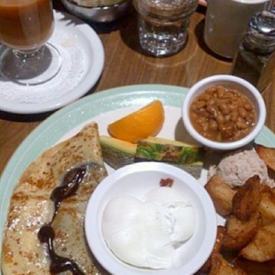 Universel Déjeuners et Grillades - Steakhouses