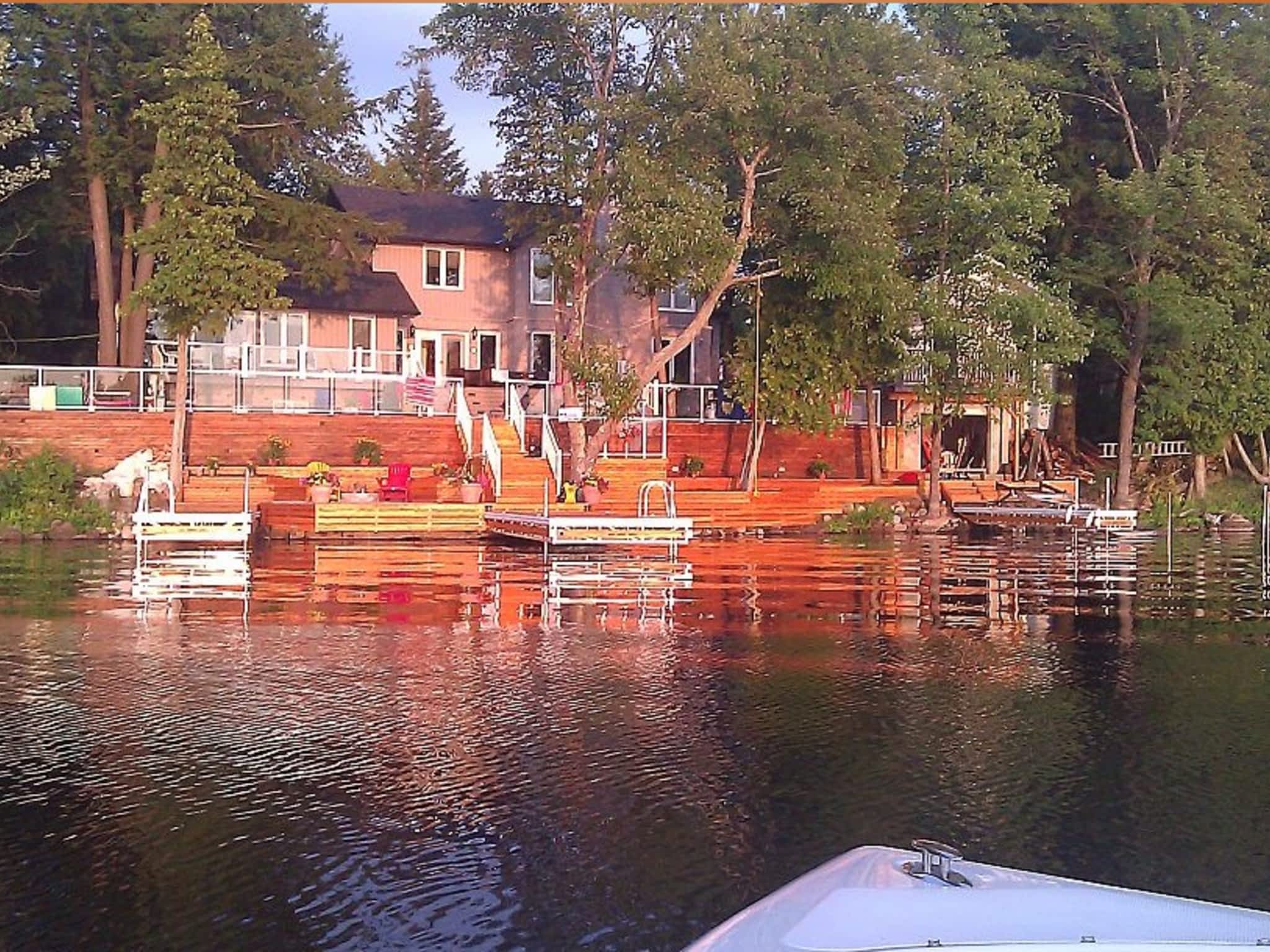 photo Quinte Boatdocks - Division of Wimtech Ltd