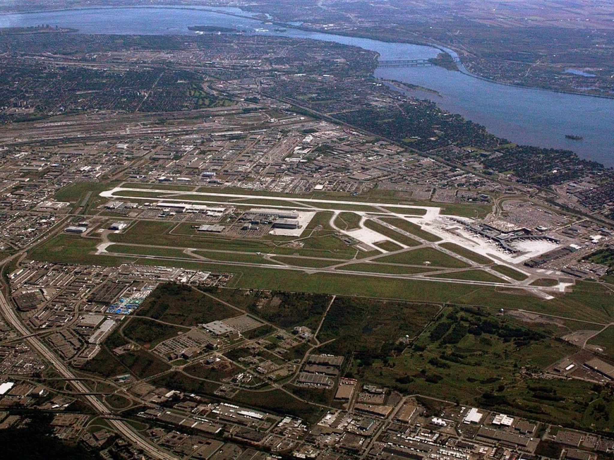 photo Aéroport International de Montréal-Trudeau YUL