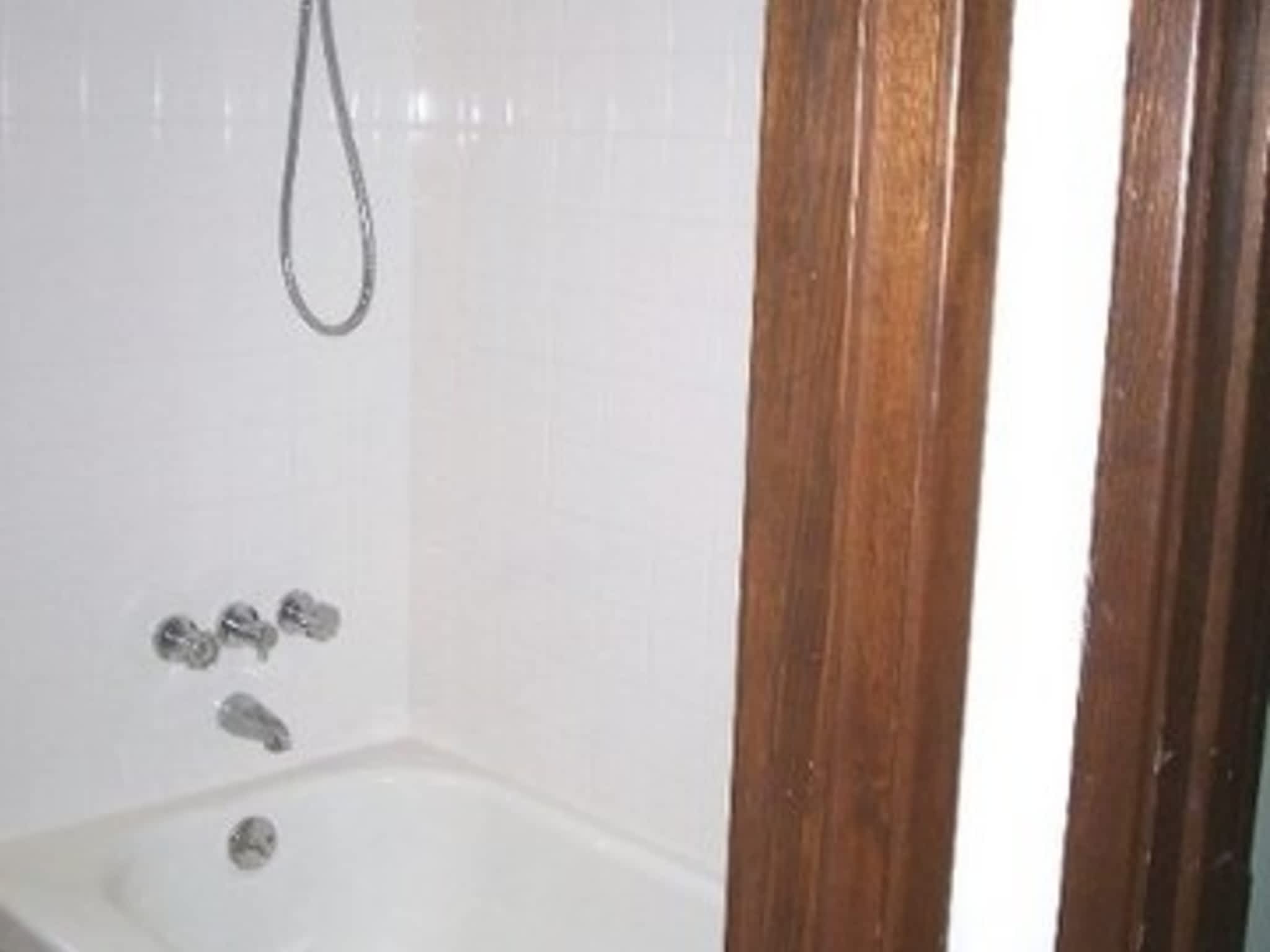 photo Bathtub Refinishing Services