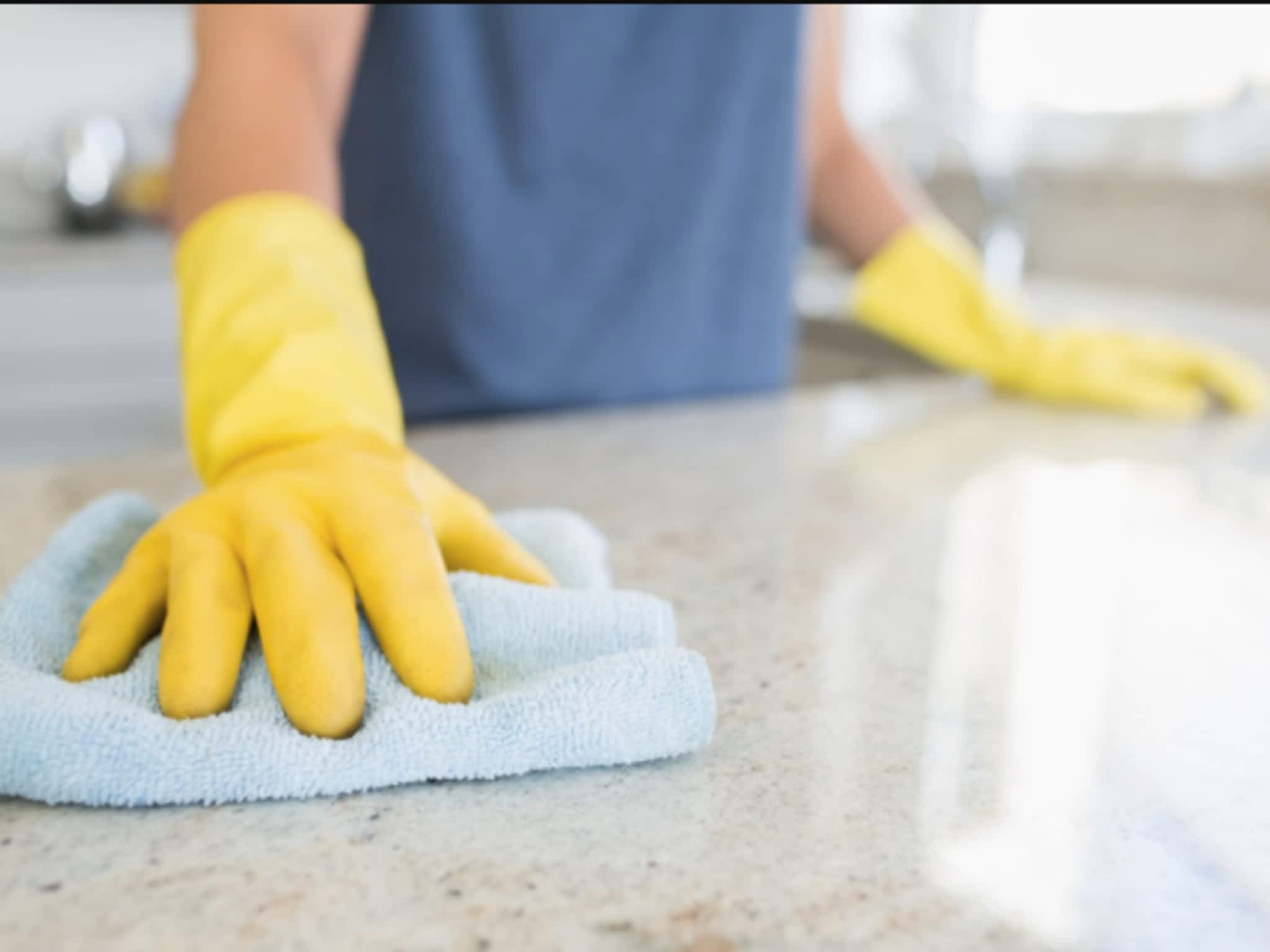 photo Lenore's cleaning