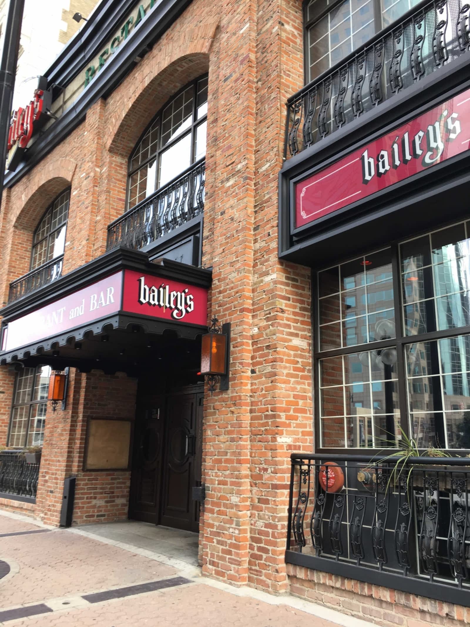 Bailey's Restaurant & Bar Menu, Hours & Prices 185 Lombard Ave