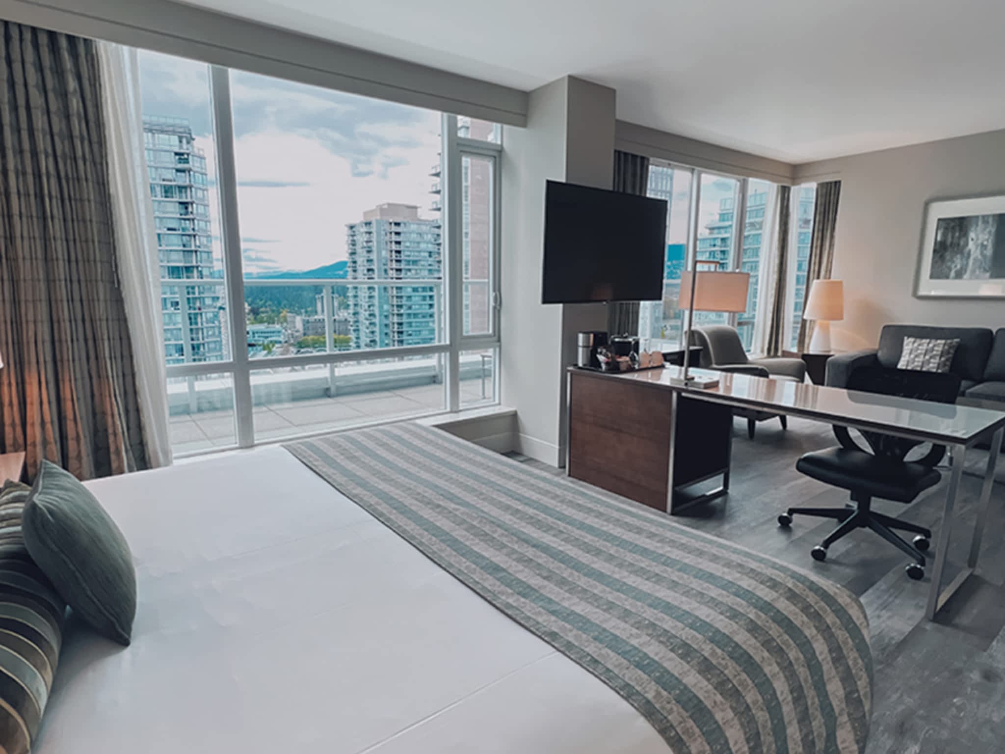 photo Coast Coal Harbour Vancouver Hotel by APA