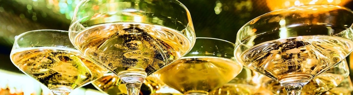 Enjoy a glass of champagne in Quebec City