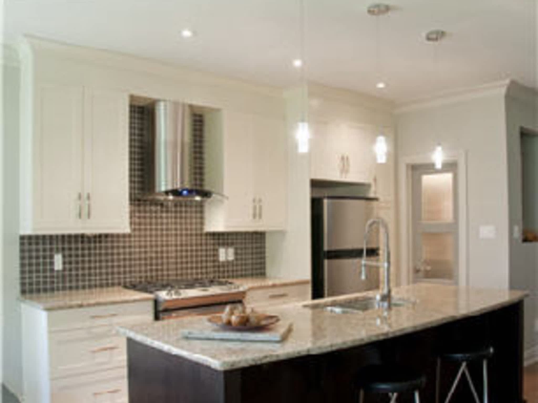 photo Deslaurier Custom Cabinets