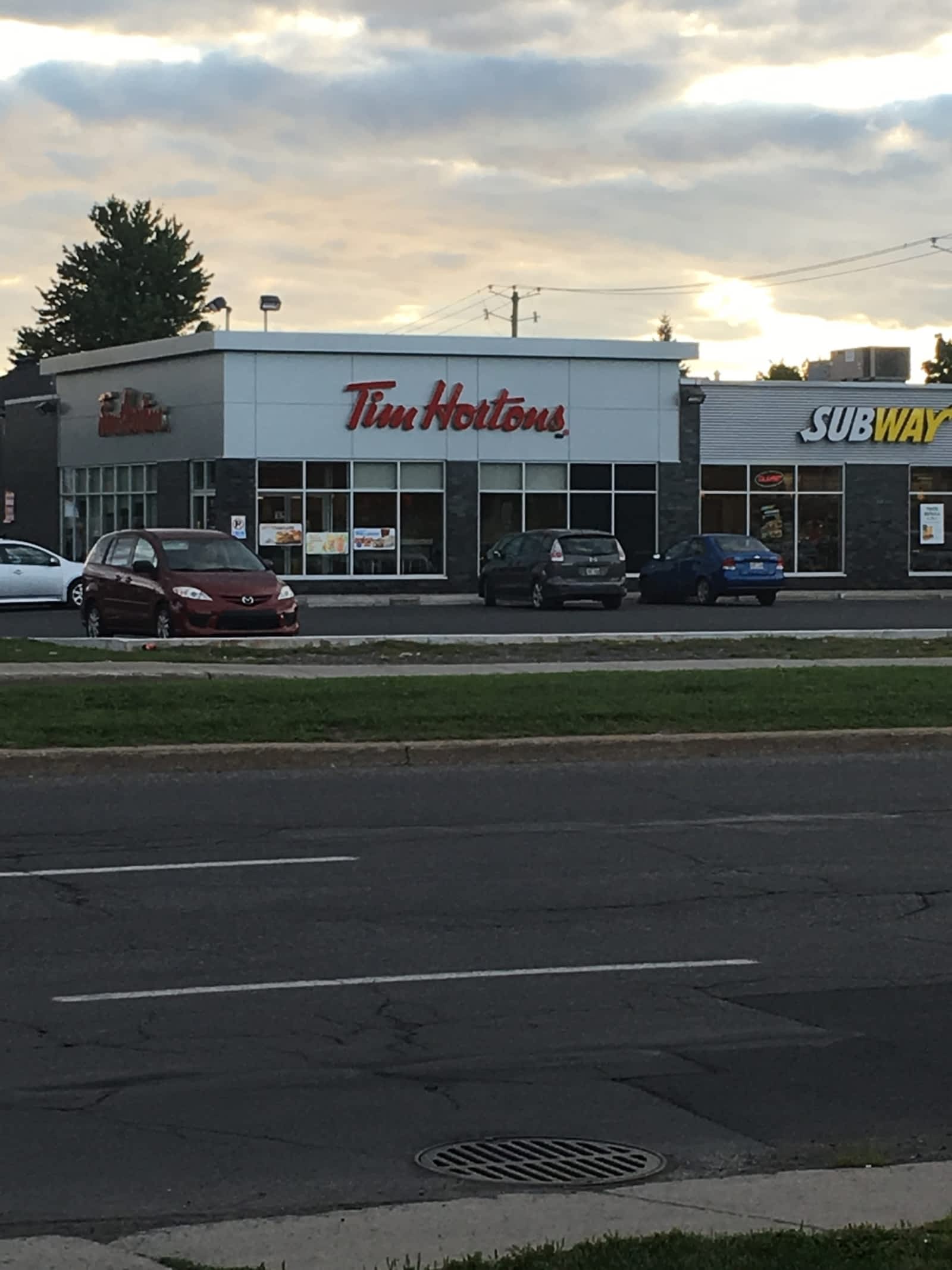 Tim Hortons Menu, Horaire et Prix 5525 Av Auteuil, Brossard, QC