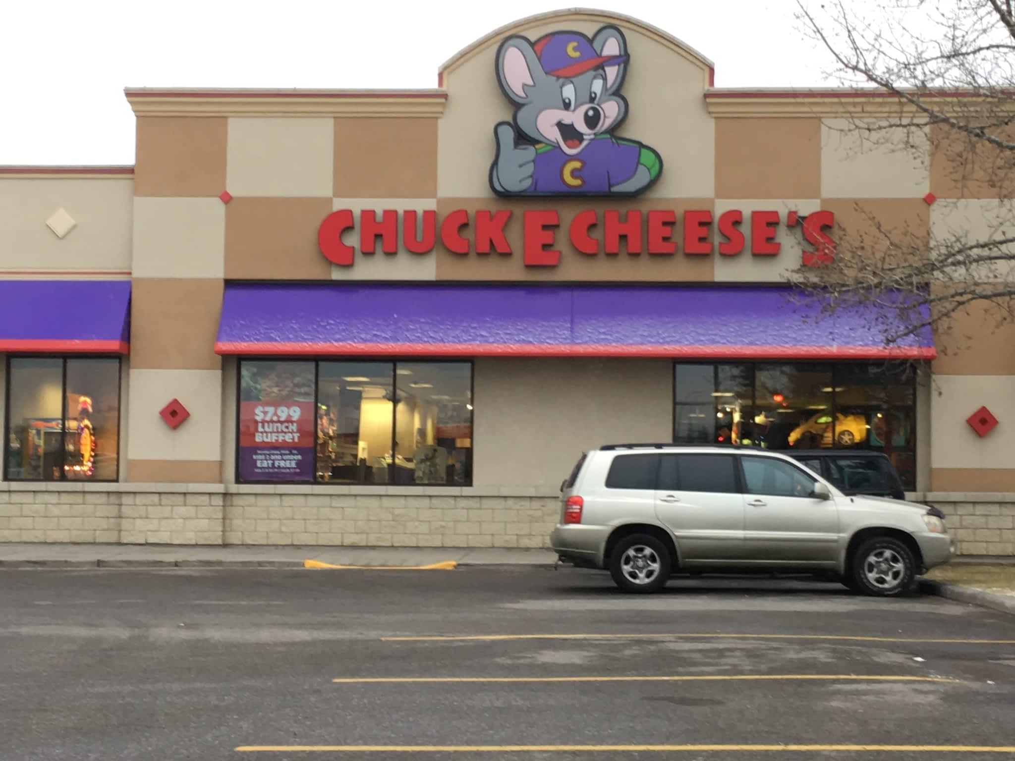 photo Chuck E. Cheese