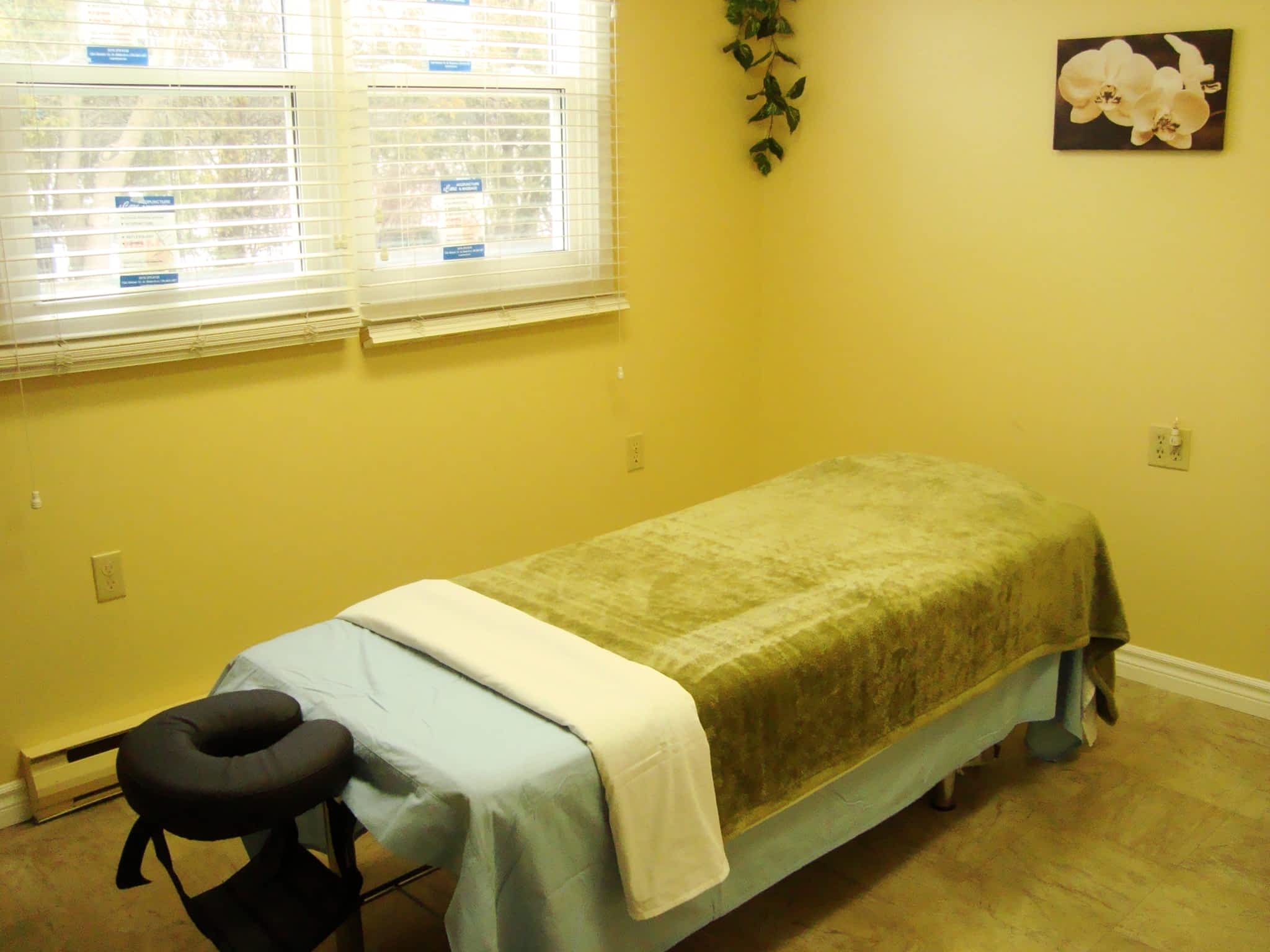 photo iCare Acupuncture & Massage