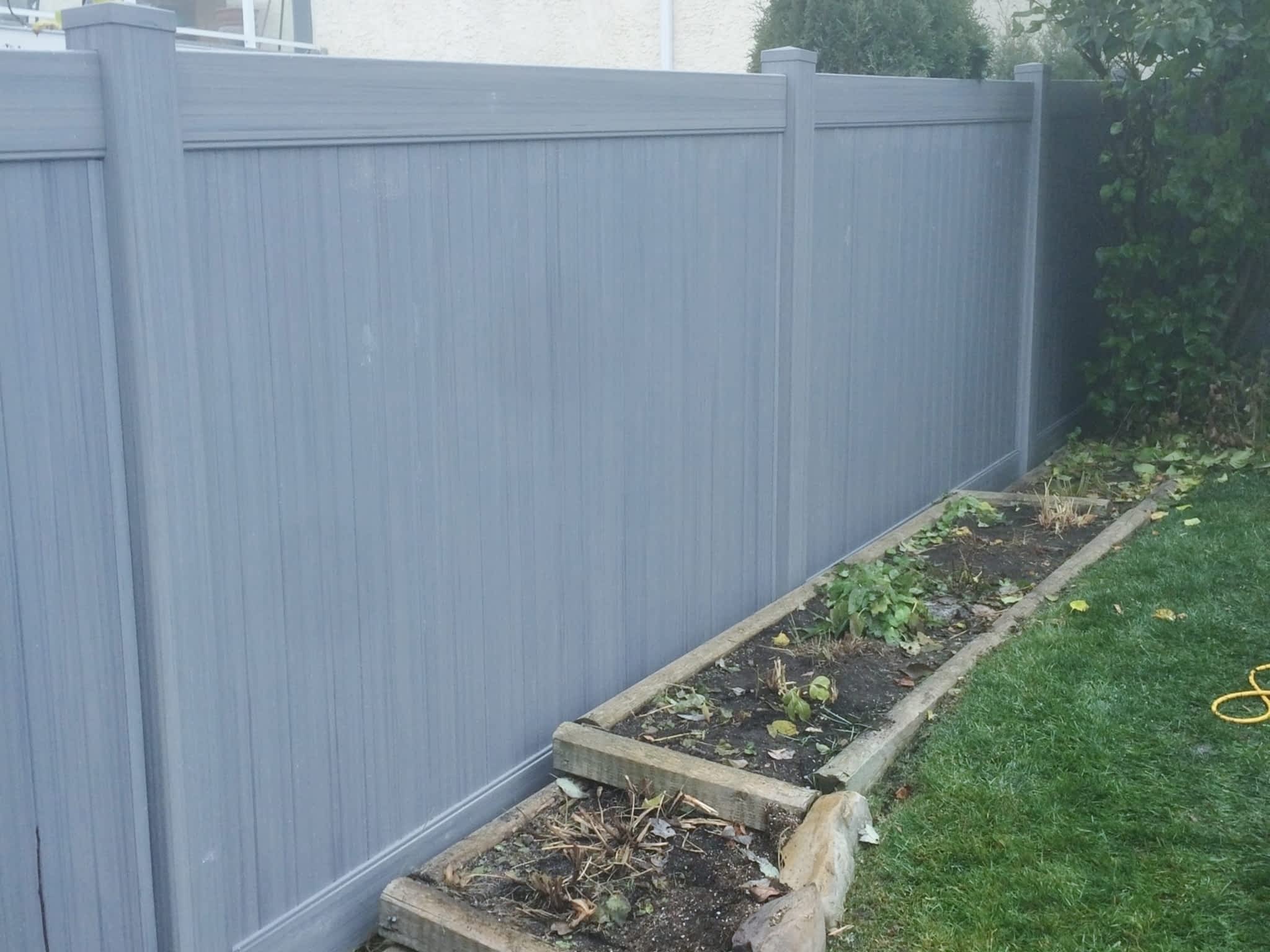 photo Decked Out Vinyl Fencing
