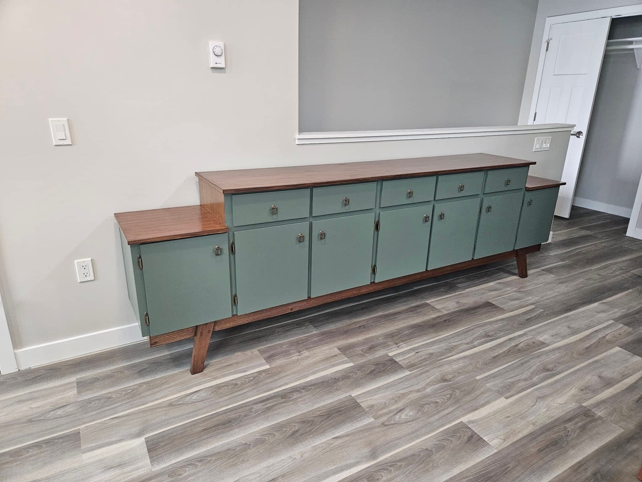 photo Black Wings Delivery