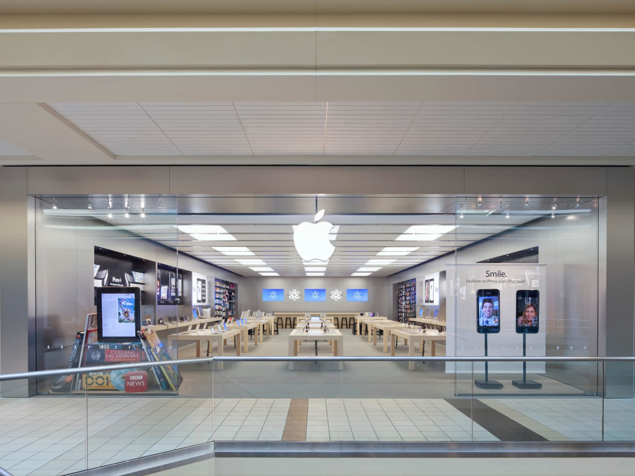 photo Apple Upper Canada Mall