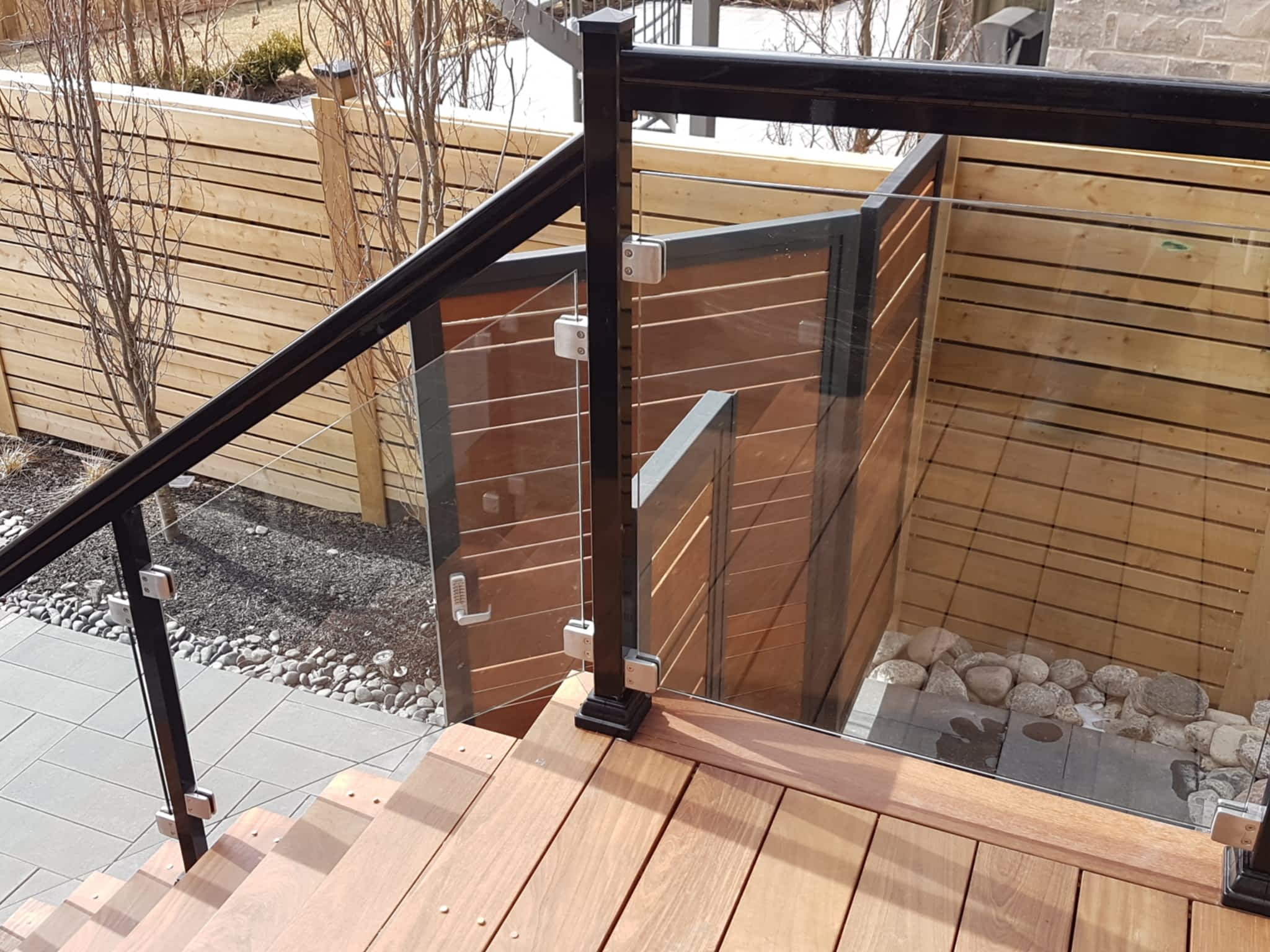 photo TG Aluminum Railings Inc