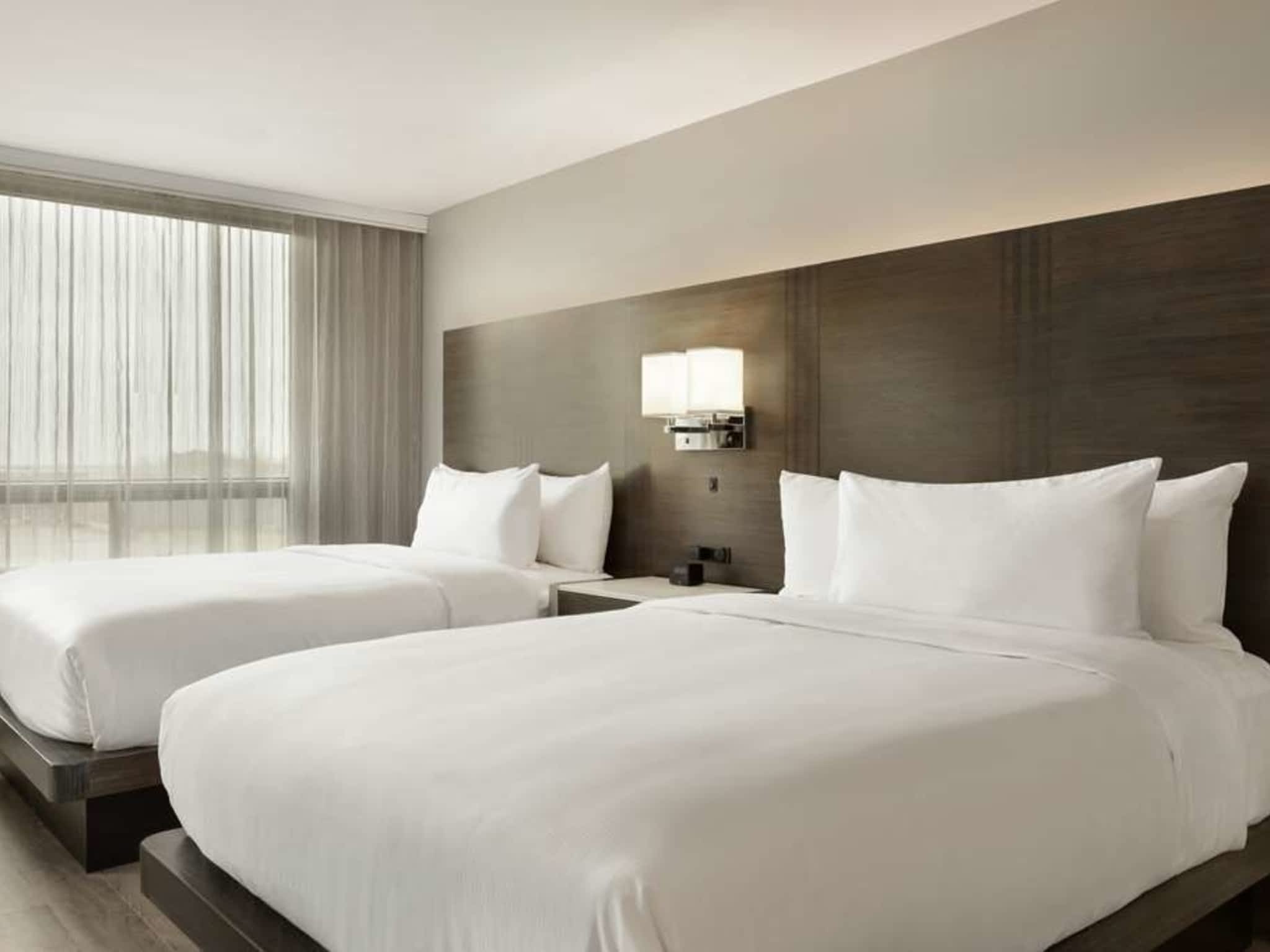 photo Embassy Suites by Hilton Montreal Airport