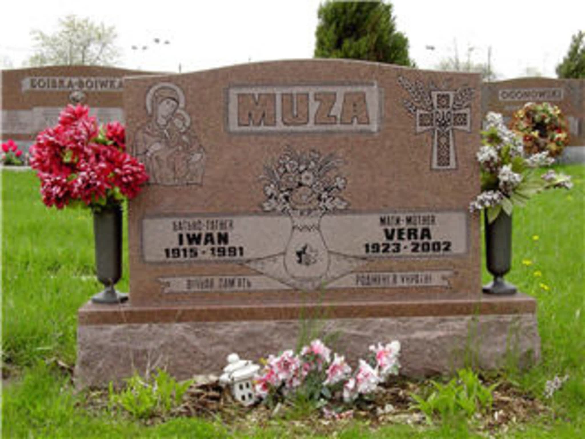 photo Excelsior Monuments Inc