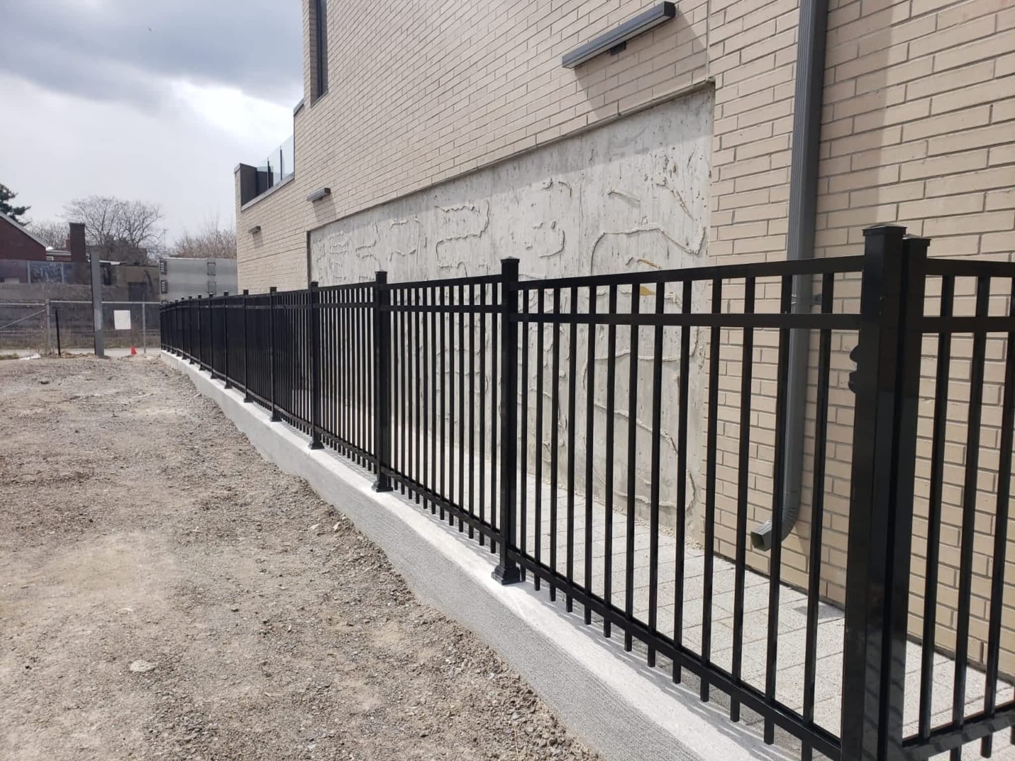 photo TG Aluminum Railings Inc