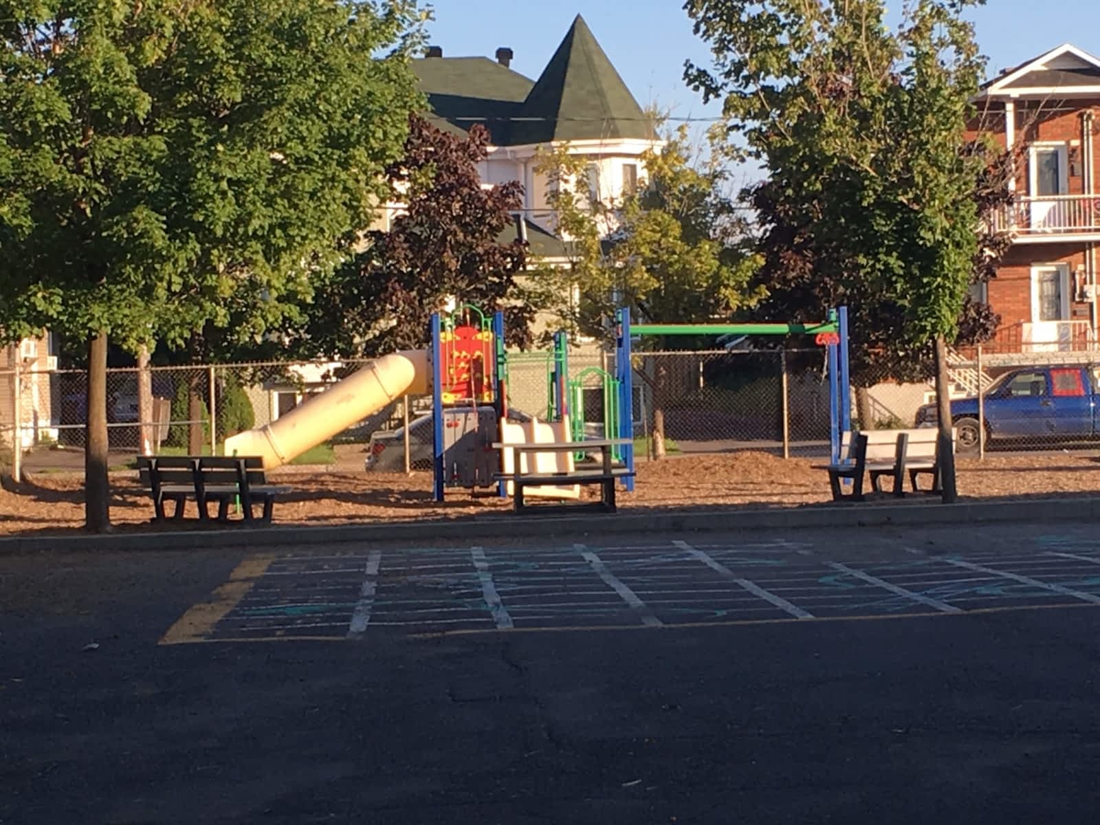 Elementary Schools Riverside School Board Terry Fox 1648, rue