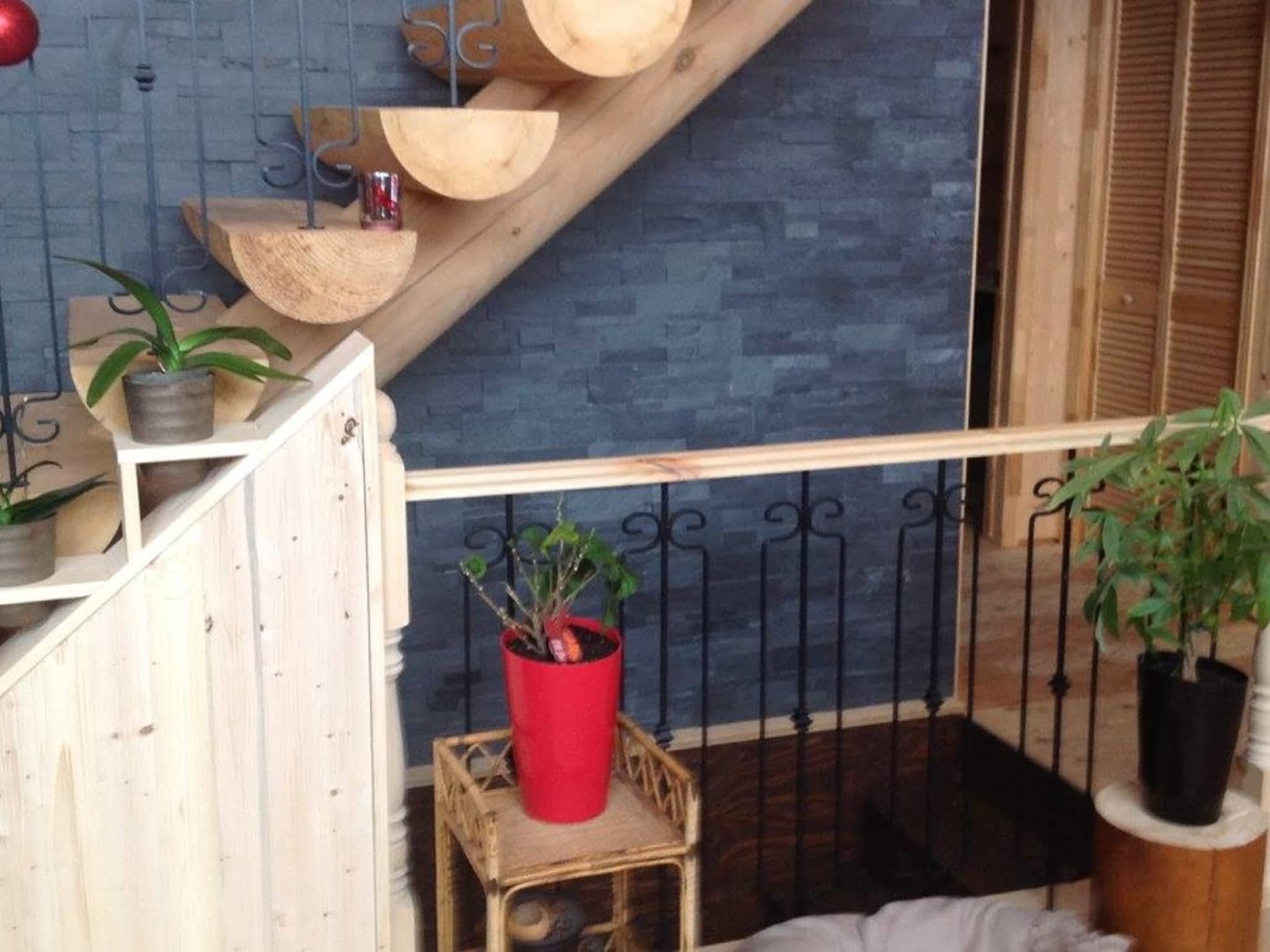 photo Construct Art V B Inc