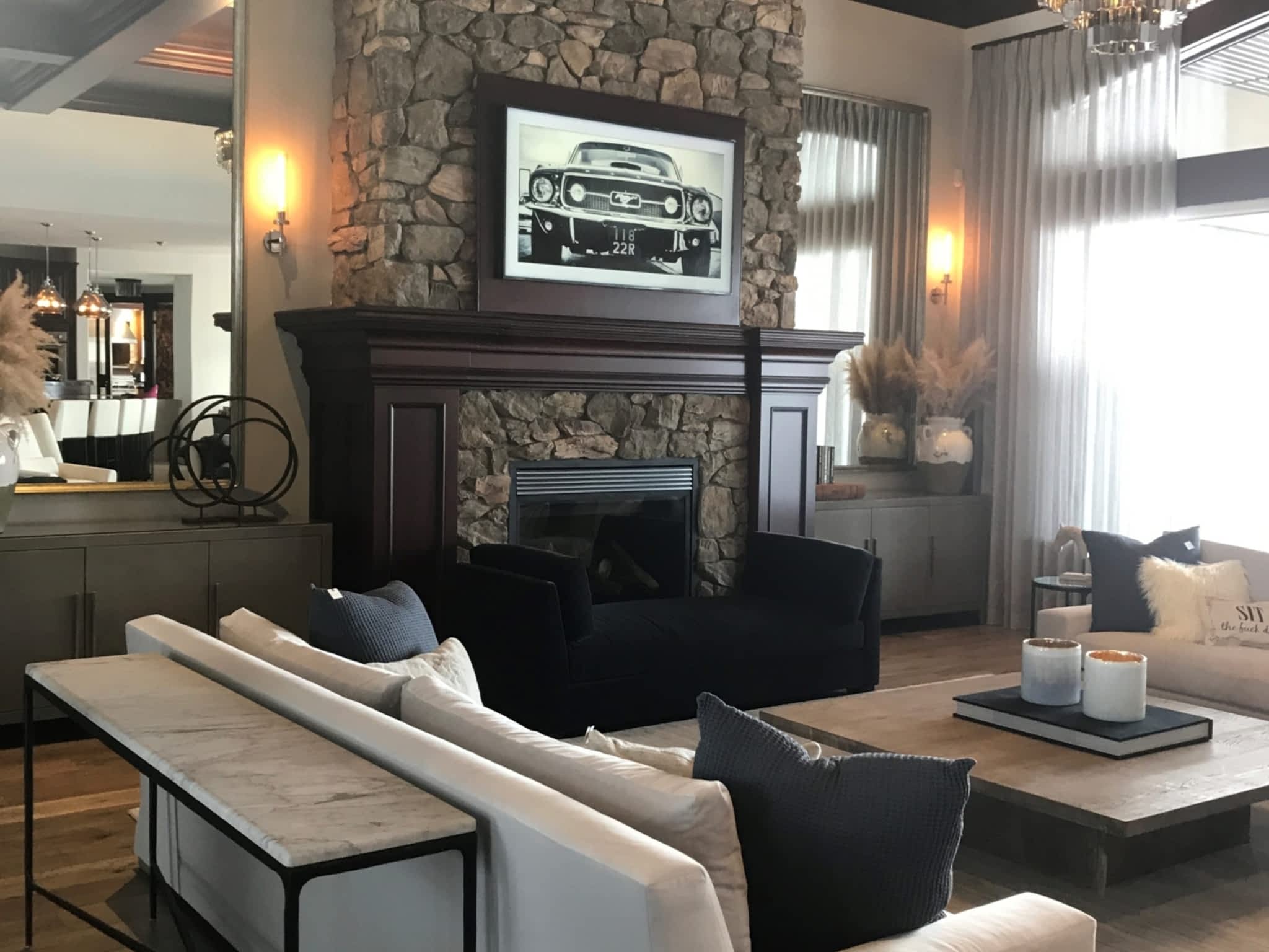 photo Interiors By T