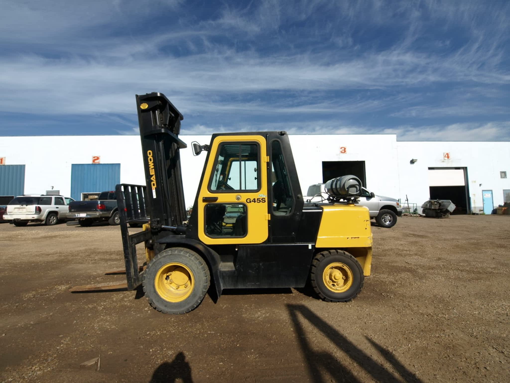 photo Mid-West Forklifts & Equipment
