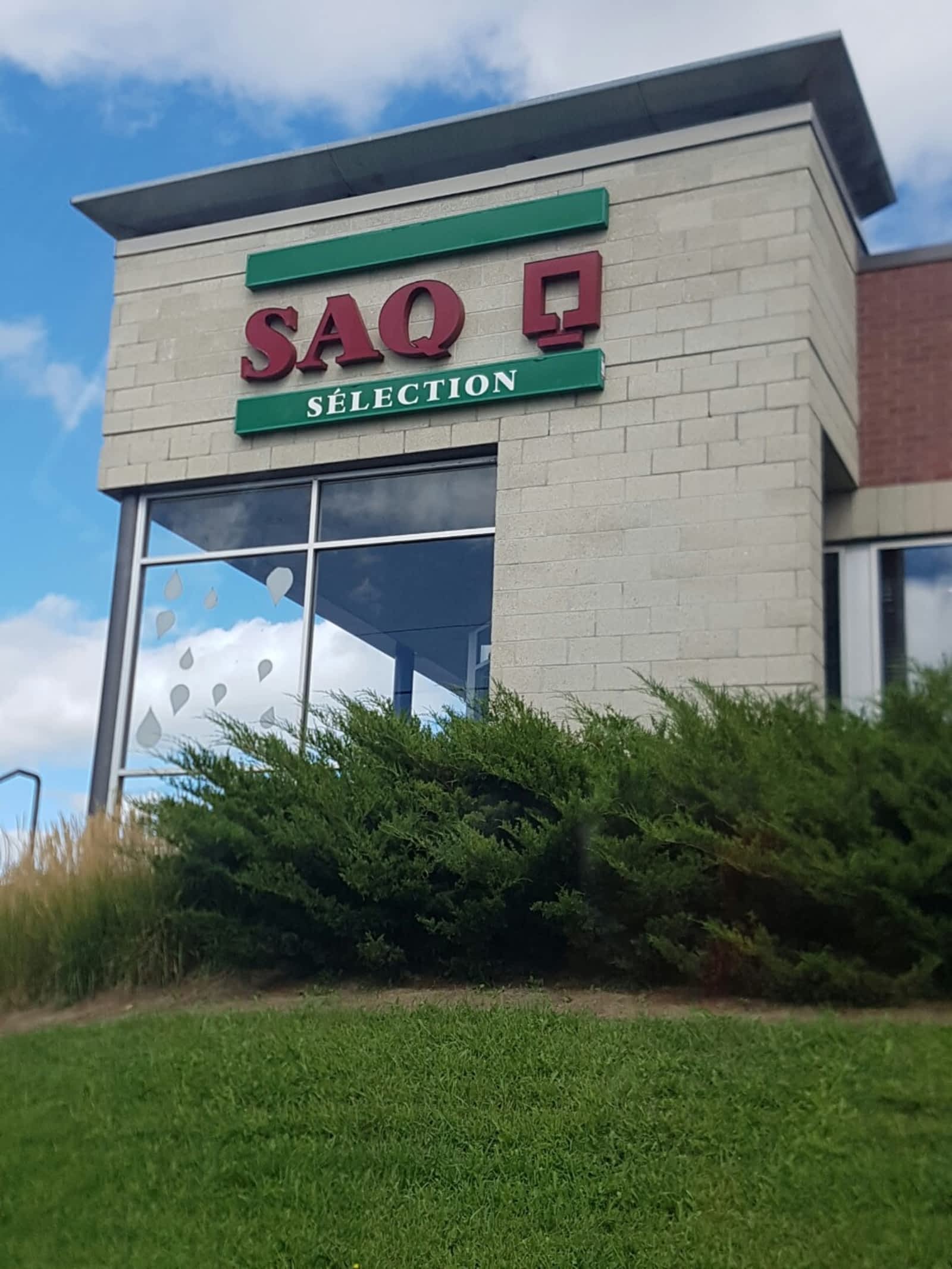 SAQ Sélection Horaire d'ouverture 4777, boul SaintJean