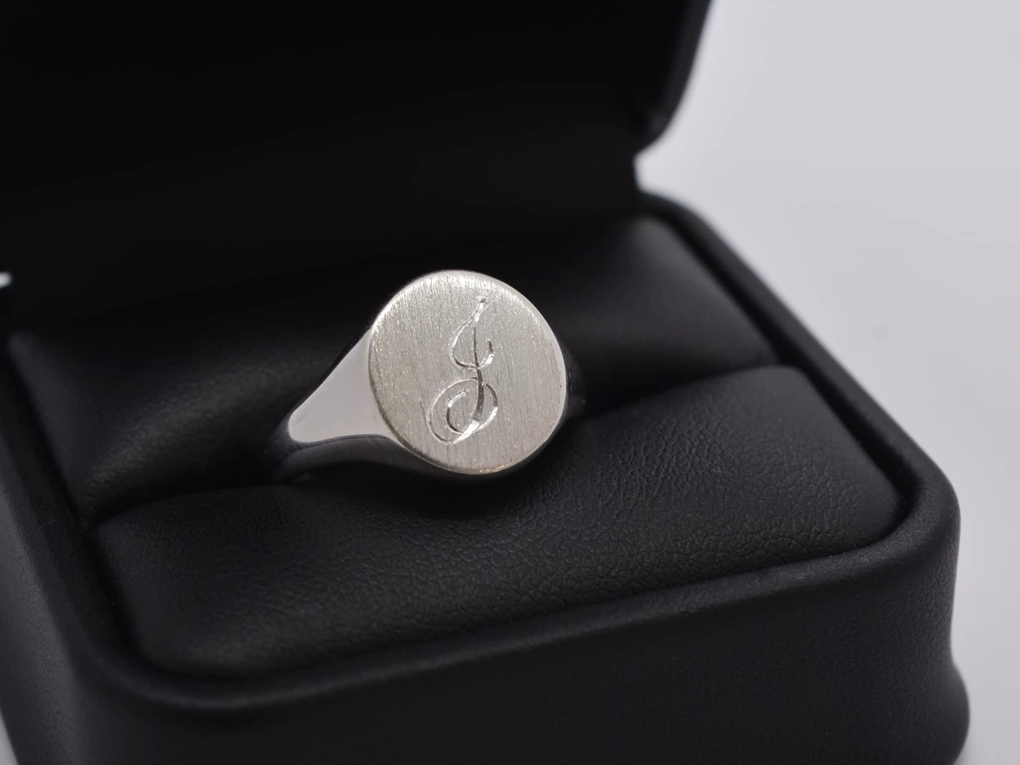 photo A & A Engraving/Jewellers