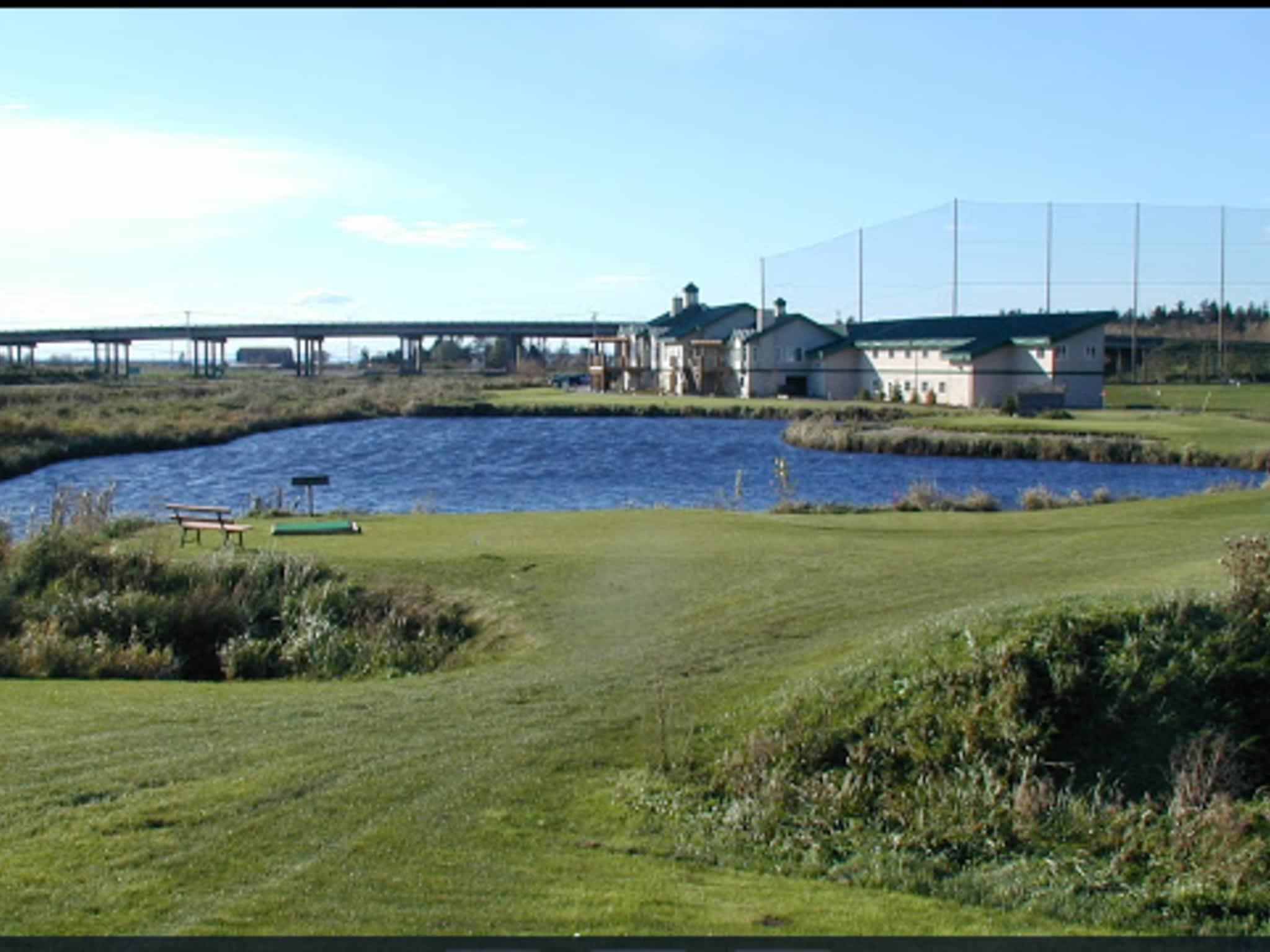 photo Birdies & Buckets Family Golf Centre