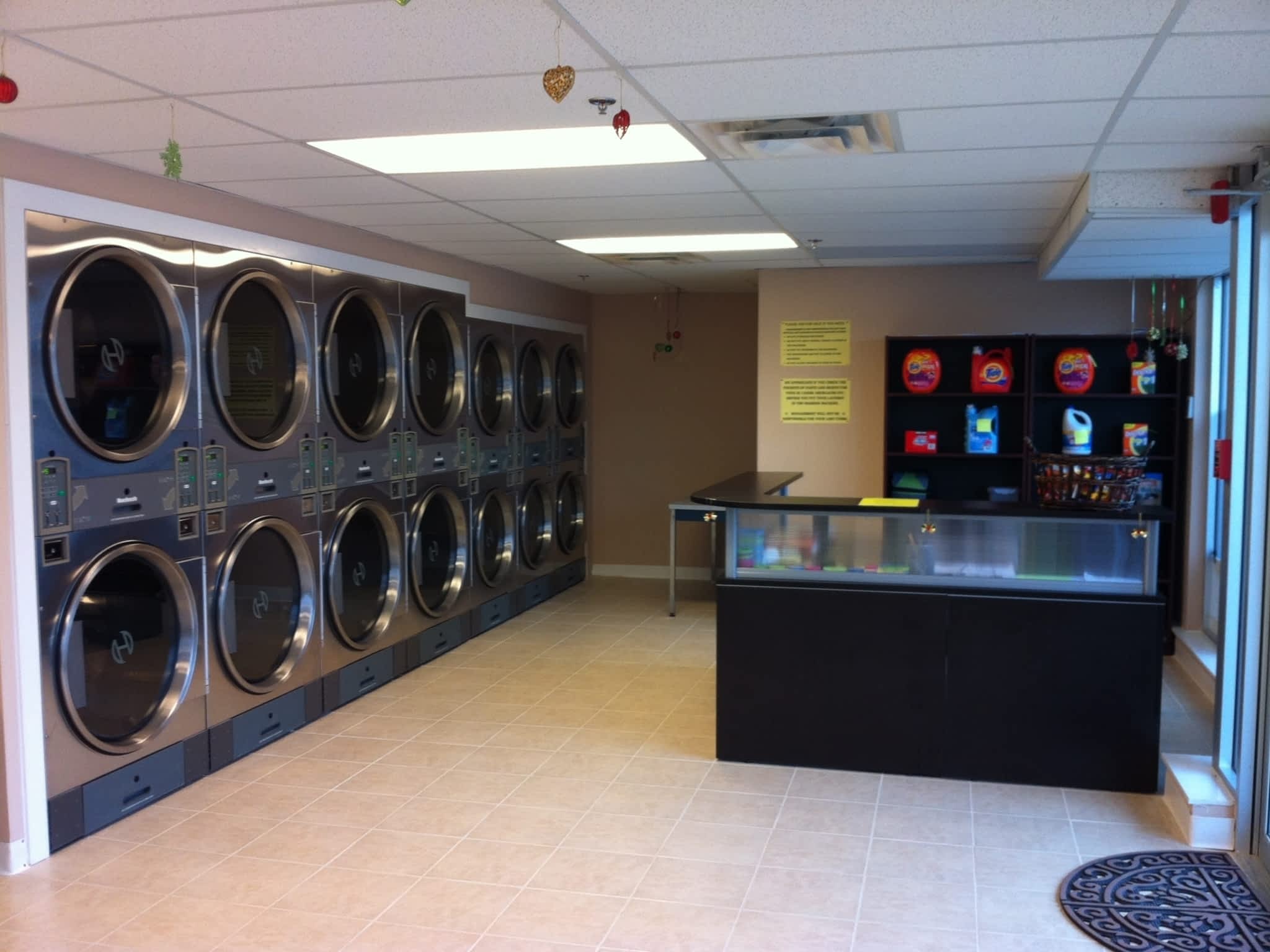 photo Queensborough Laundromat