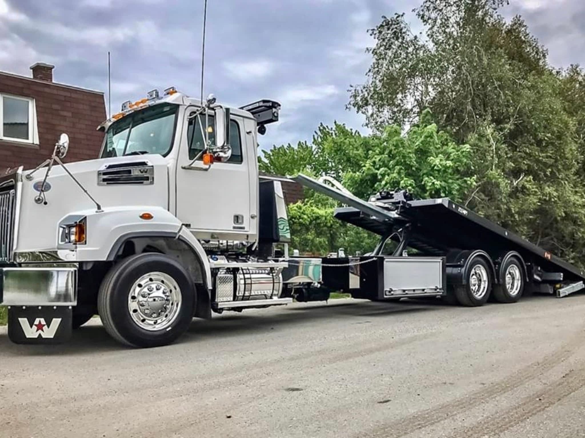 photo Towing Exclusive Montreal 24/7