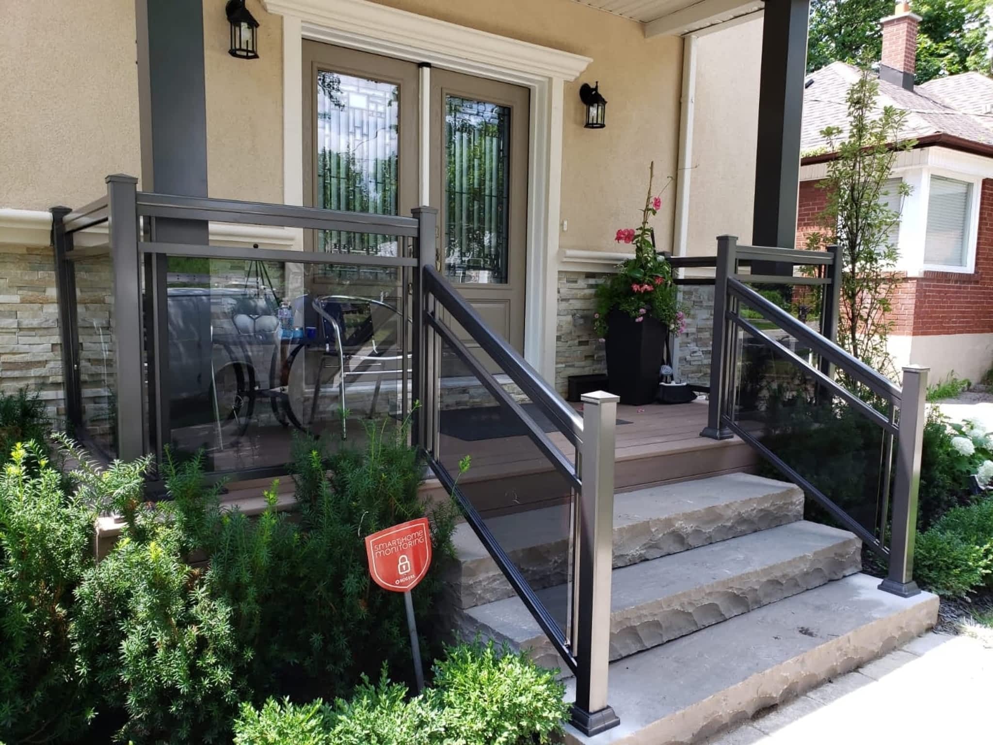 photo TG Aluminum Railings Inc