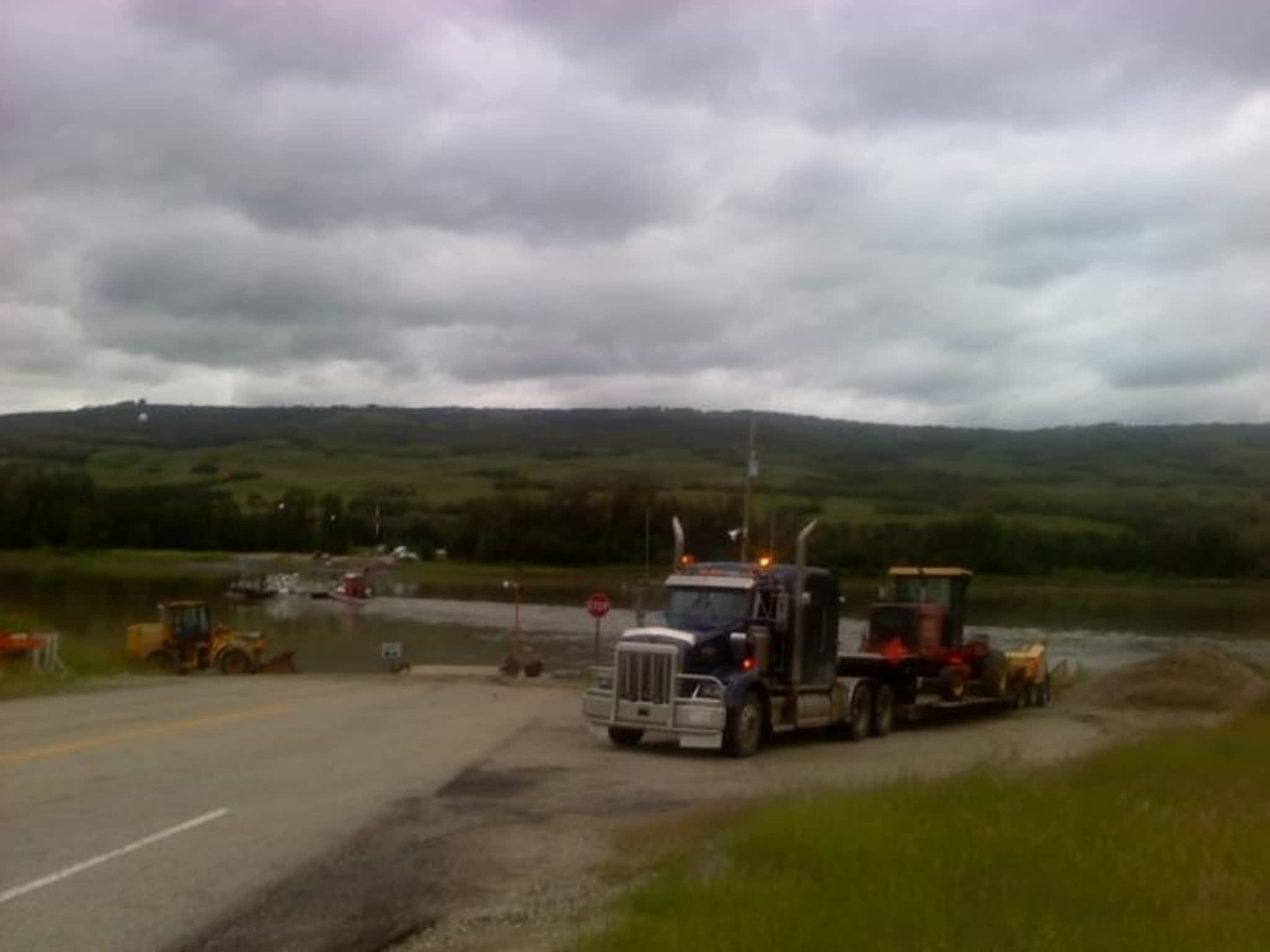 photo Pakrat Towing & Flatdeck Services