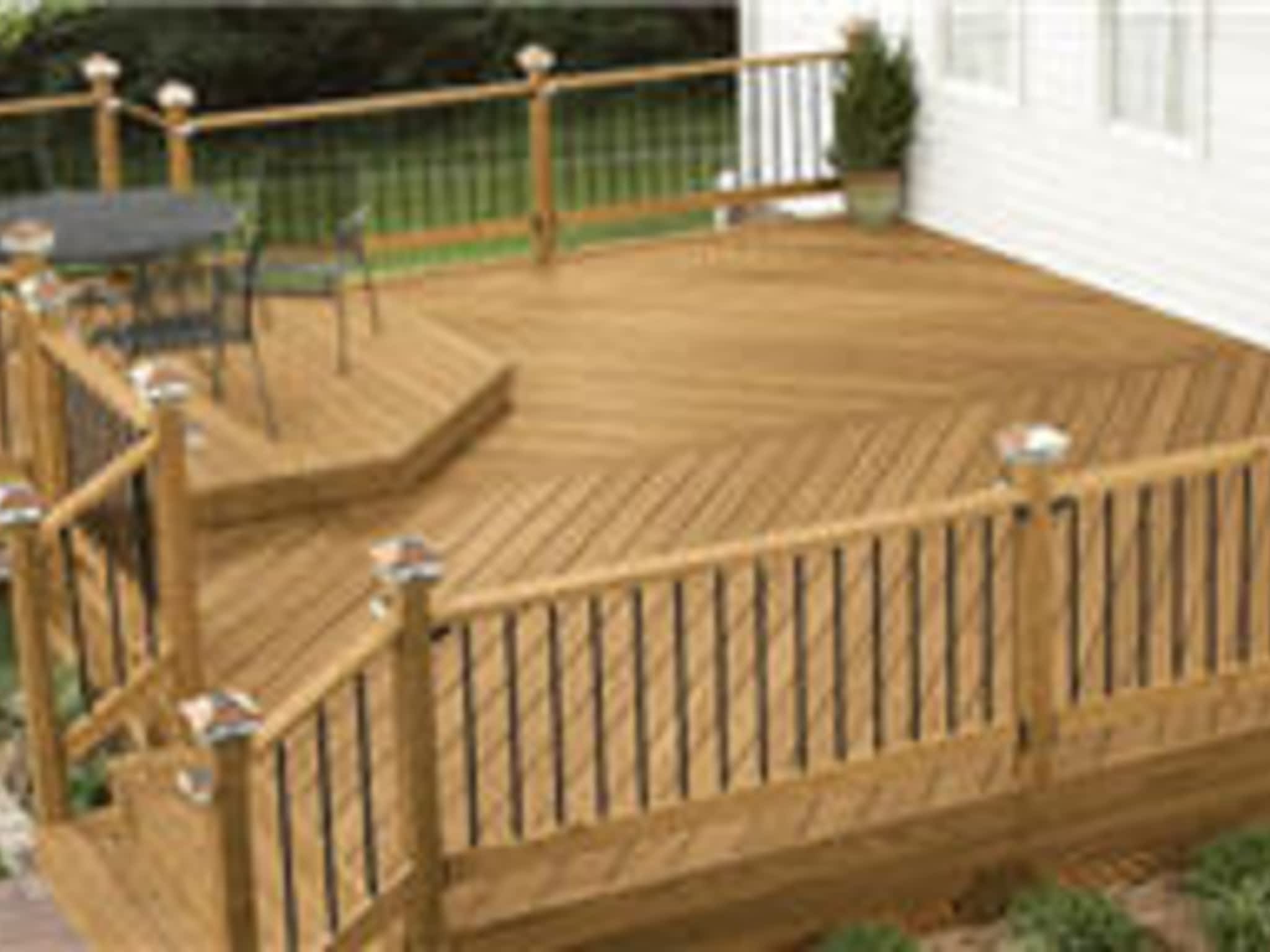 photo The Handyman / White's Fences & Decks