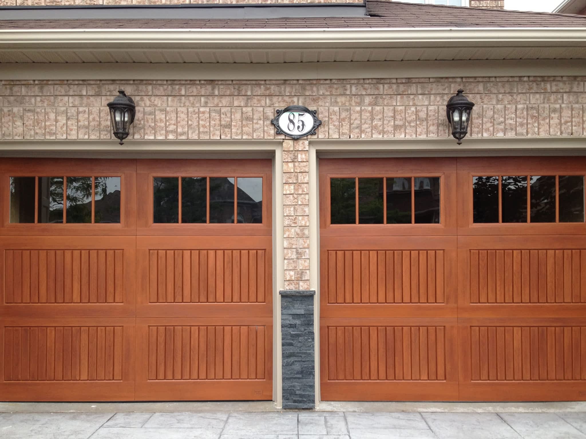 photo Junior's Garage Doors