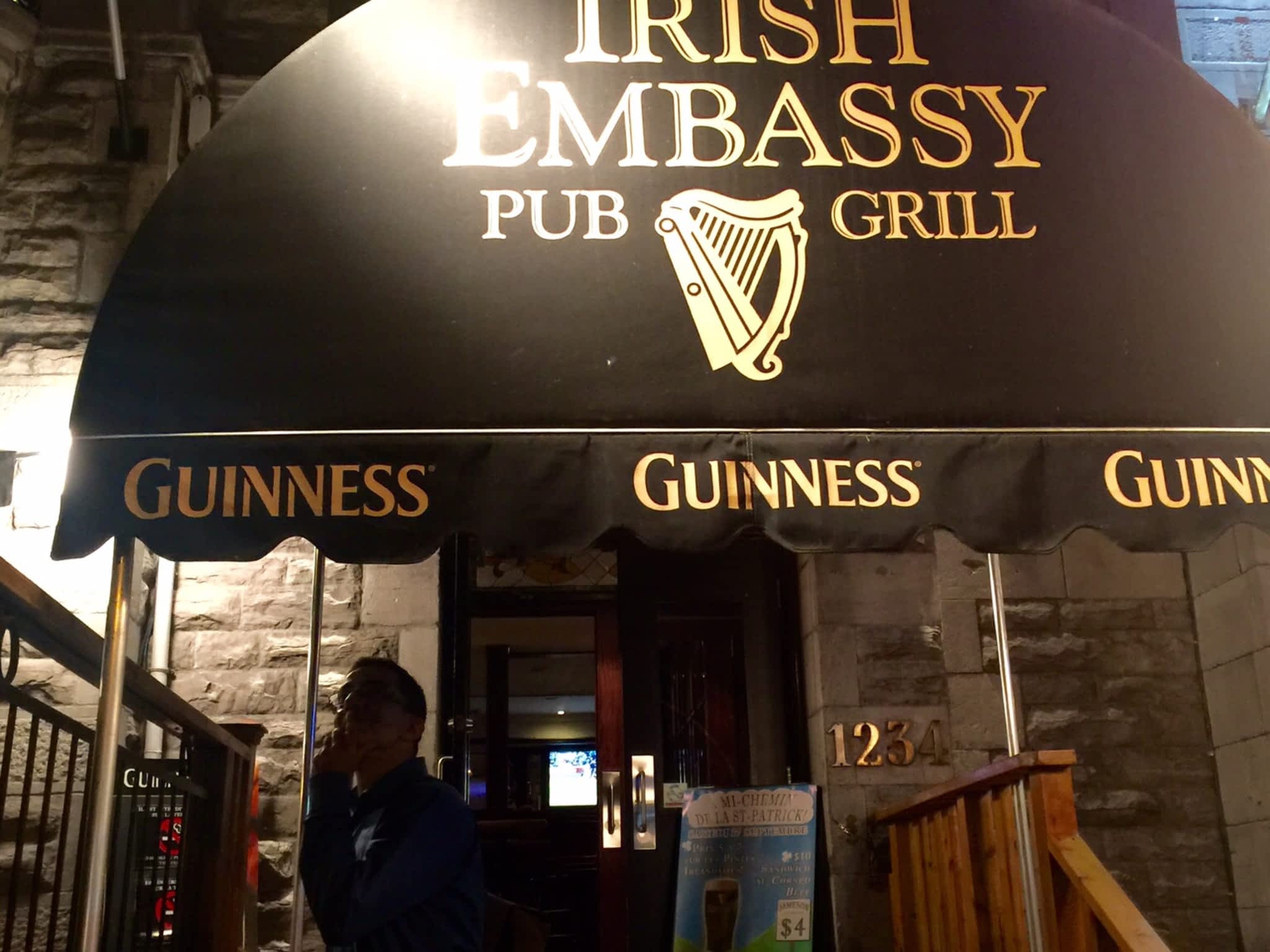 photo Irish Embassy Pub & Grill