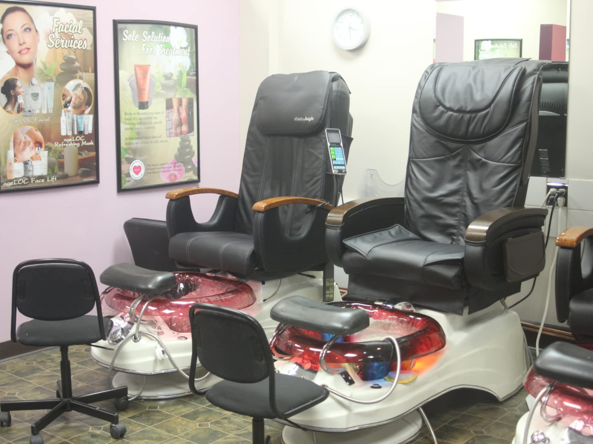 photo Helen's Nail Spa And Unisex Hair Care