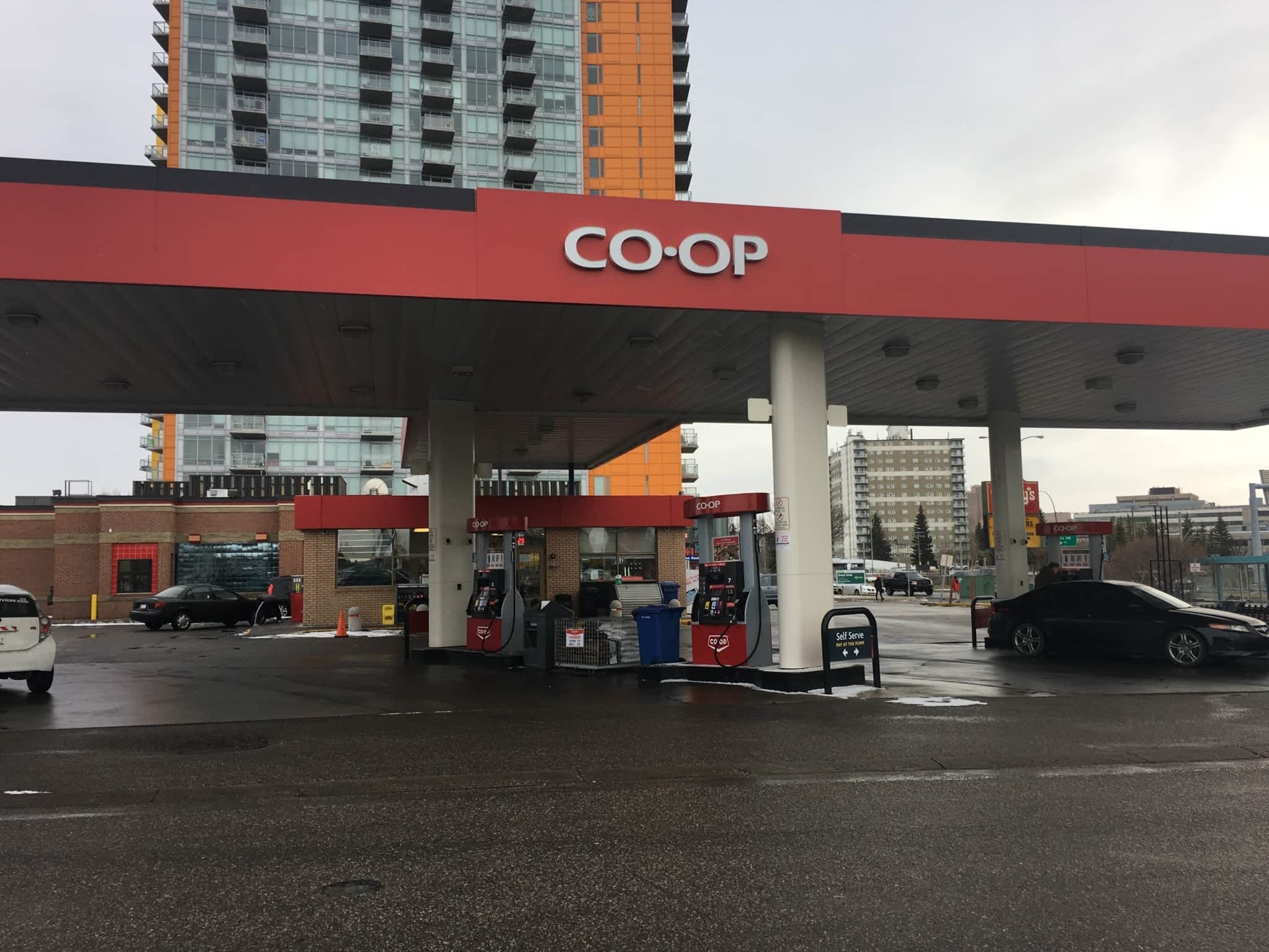 photo Calgary Co-op Gas Bar