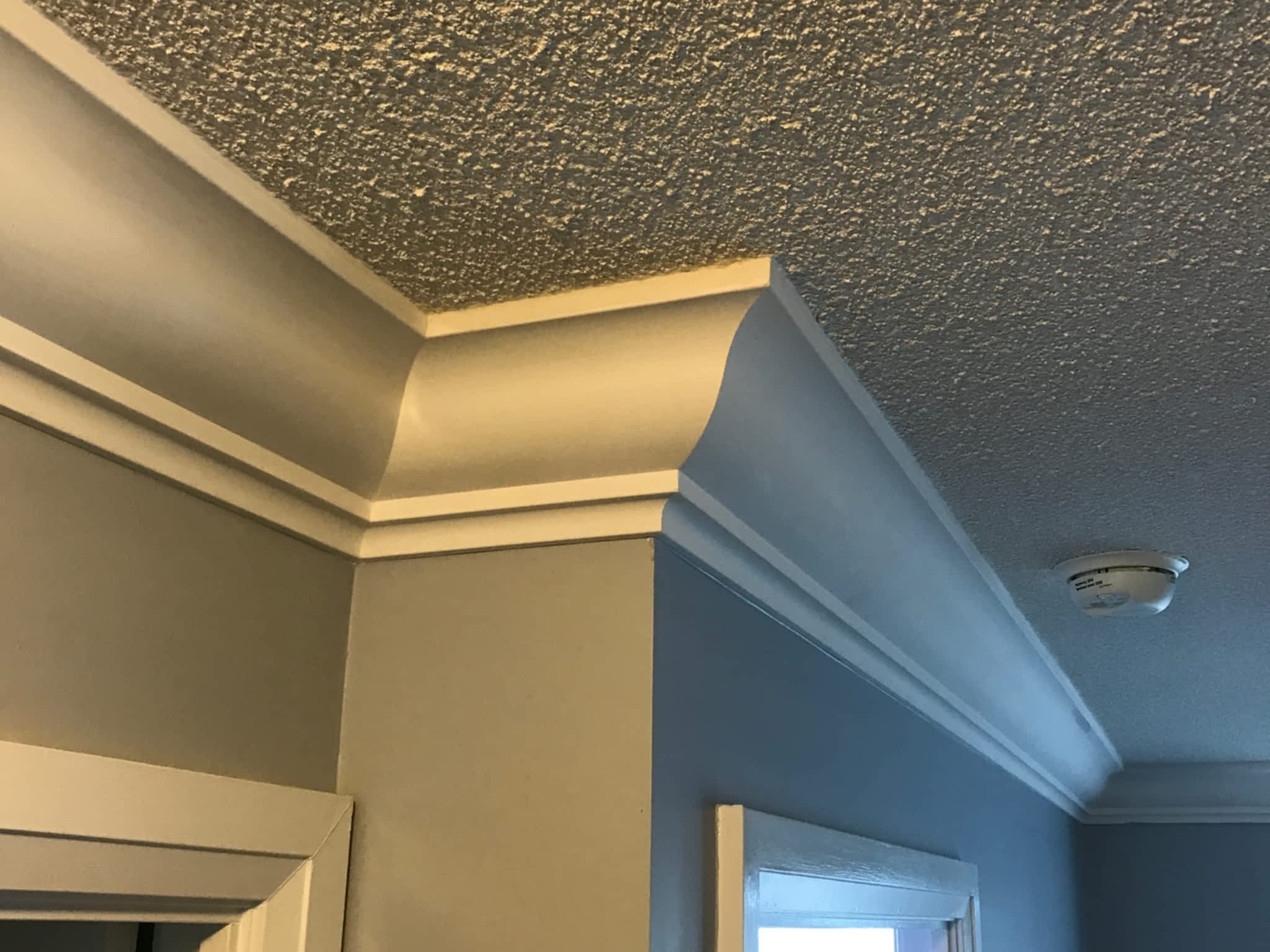 photo Crown Moulding Installations