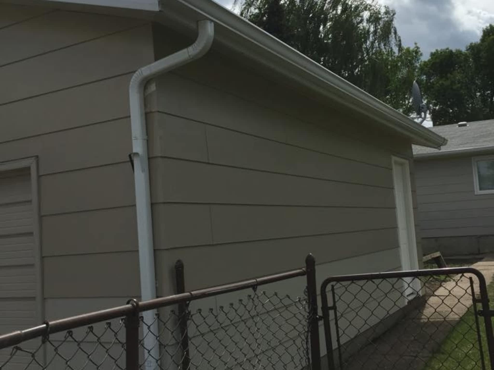 photo Chalice's Eavestroughing