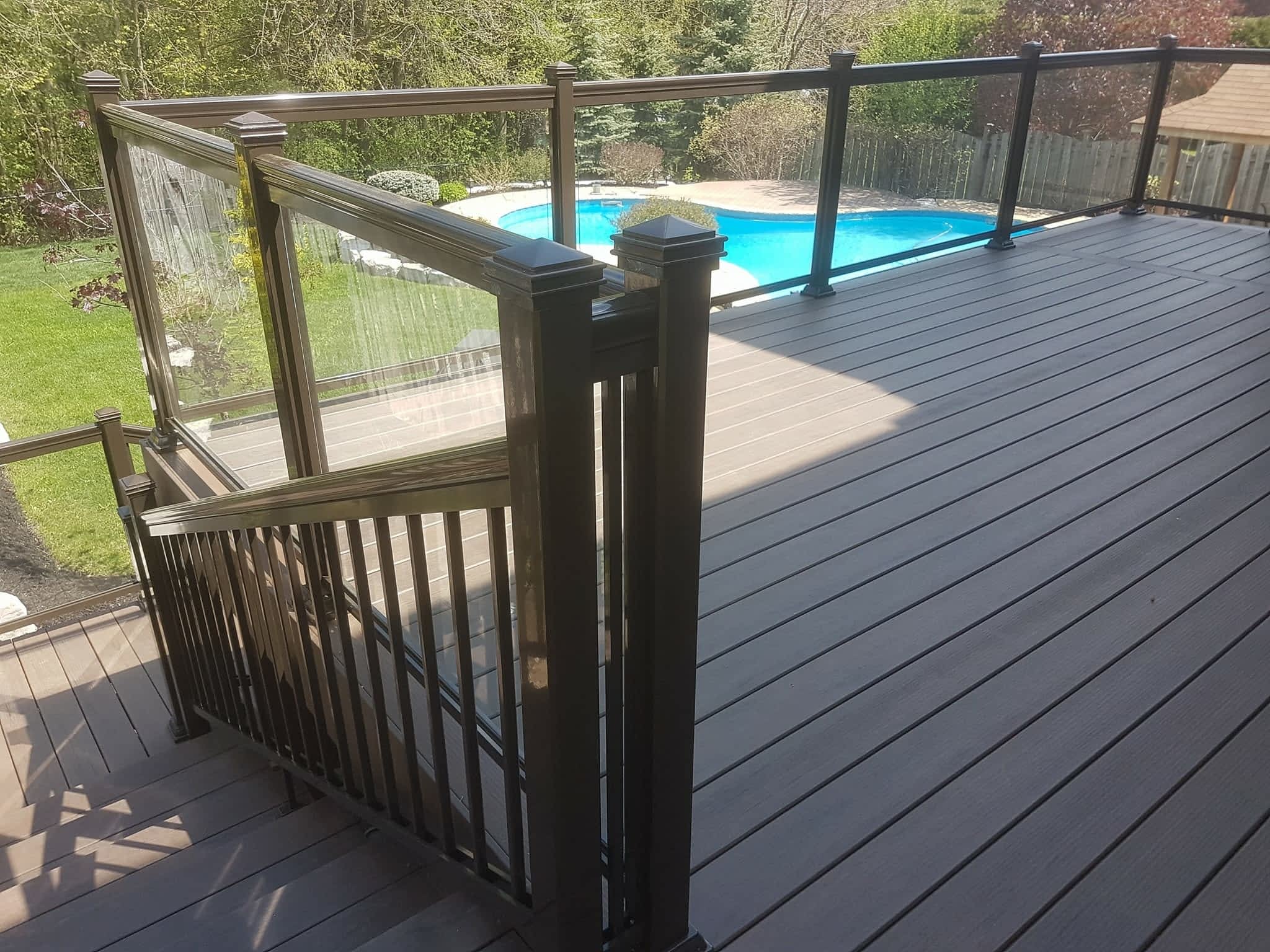 photo TG Aluminum Railings Inc