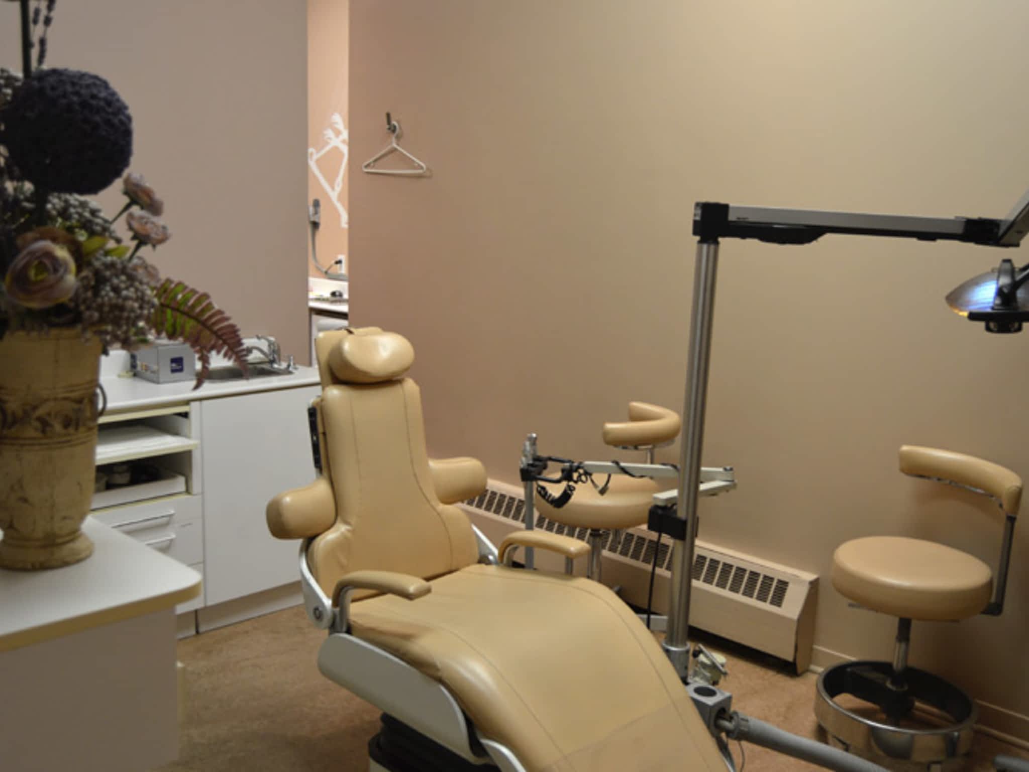 Centre Dentaire Sylvie Brosseau SaintLambert, QC 101111 rue Green