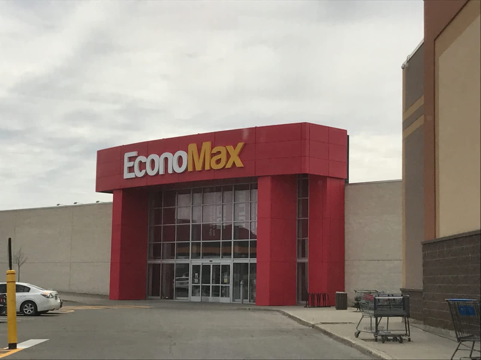 Economax Horaire d'ouverture 3782, boul de la coteVertu, Saint