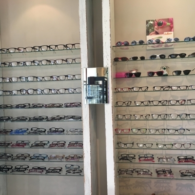 Centre Visuel Iles Des Soeurs Inc - Optometrists