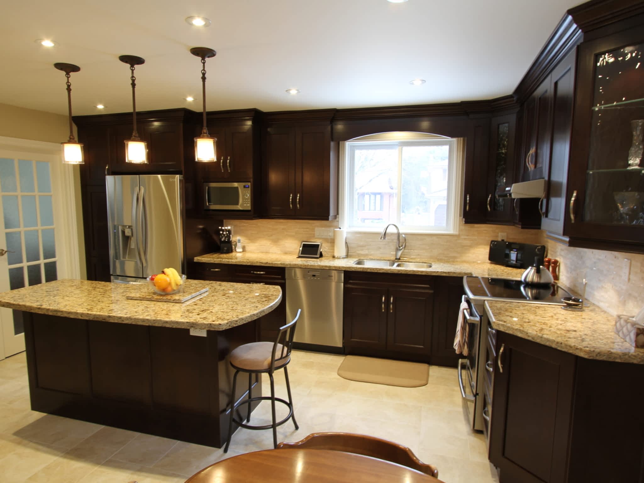 photo Classic Kitchens Designs & Renovations Ltd